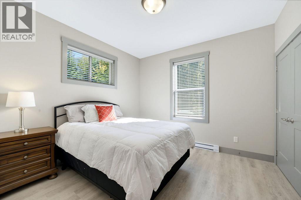 686 Swanbeach Road, Swansea Point, British Columbia  V0E 2K2 - Photo 30 - 10402430
