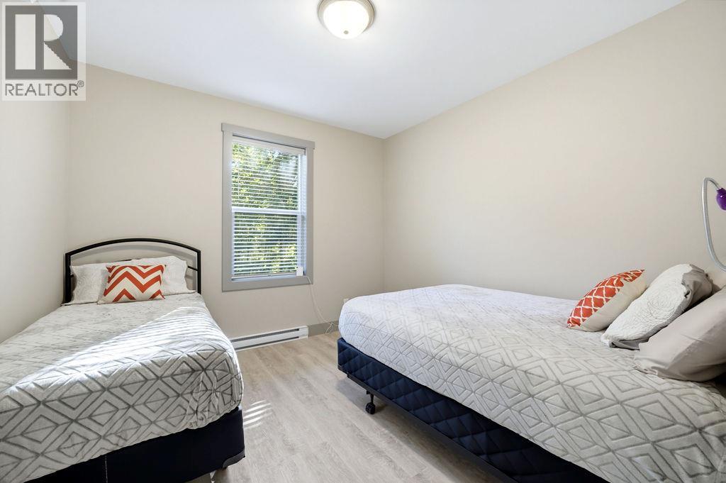 686 Swanbeach Road, Swansea Point, British Columbia  V0E 2K2 - Photo 31 - 10402430