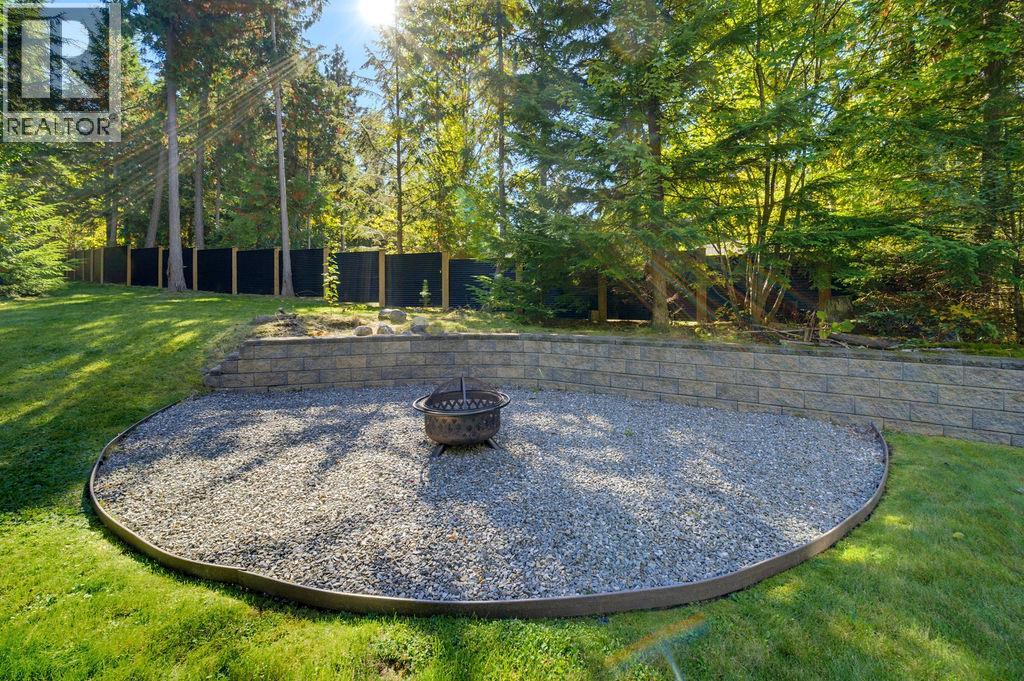 686 Swanbeach Road, Swansea Point, British Columbia  V0E 2K2 - Photo 41 - 10402430