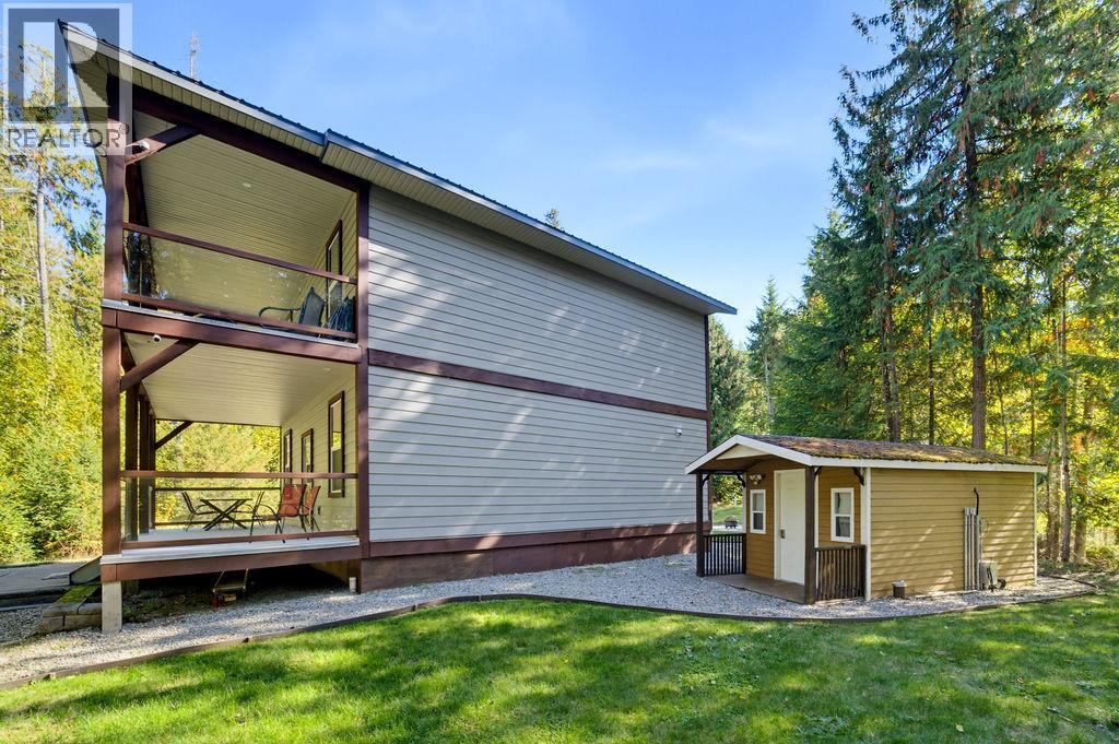 686 Swanbeach Road, Swansea Point, British Columbia  V0E 2K2 - Photo 49 - 10402430
