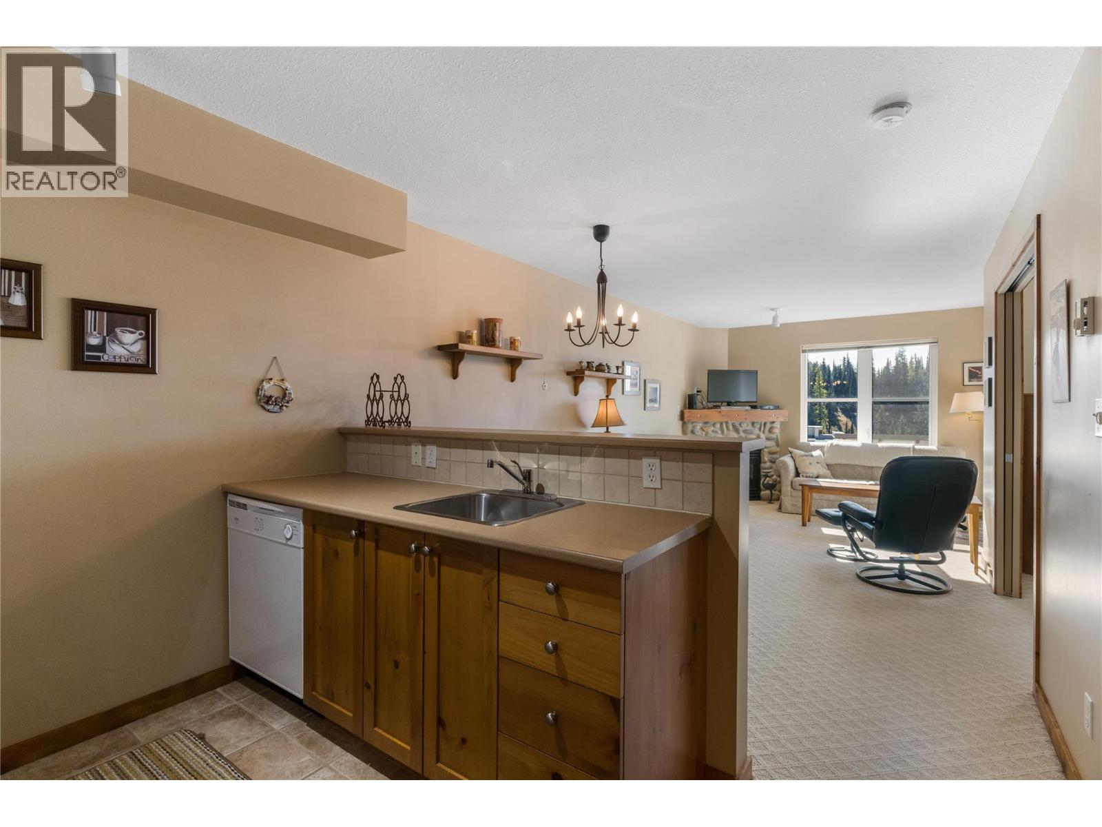 9802 Silver Star Road Unit# 204, Silver Star, British Columbia  V1B 3W9 - Photo 13 - 10403125