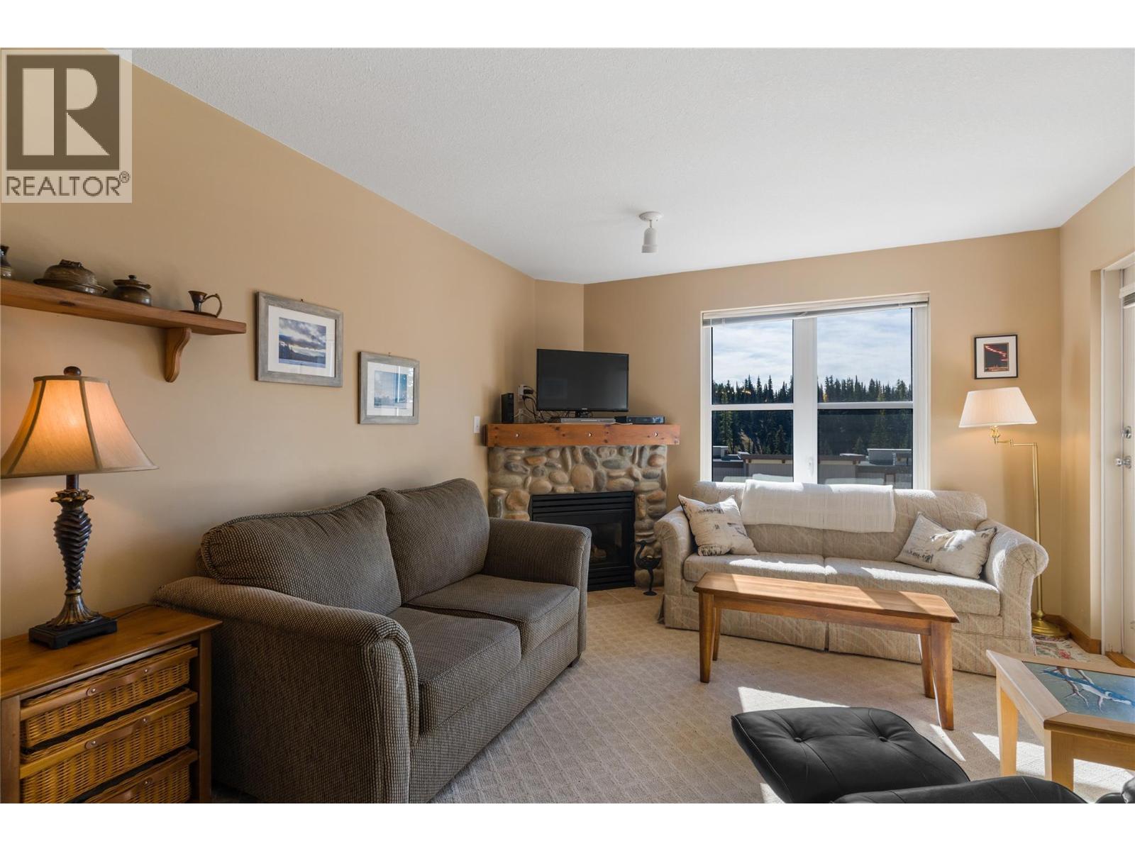 9802 Silver Star Road Unit# 204, Silver Star, British Columbia  V1B 3W9 - Photo 3 - 10403125