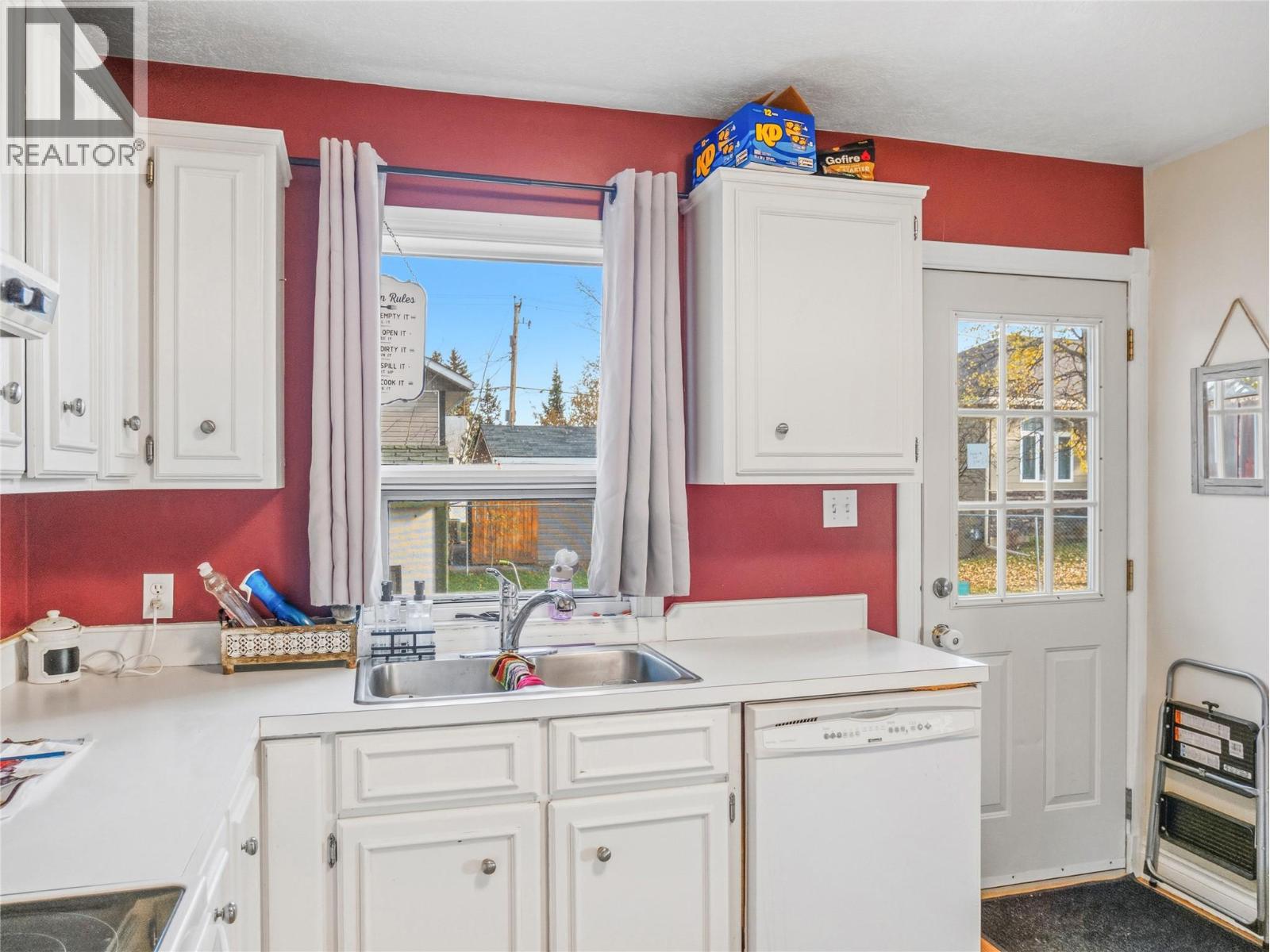 10704 Briarwood Crescent, Dawson Creek, British Columbia  V1G 4M9 - Photo 3 - 10403359
