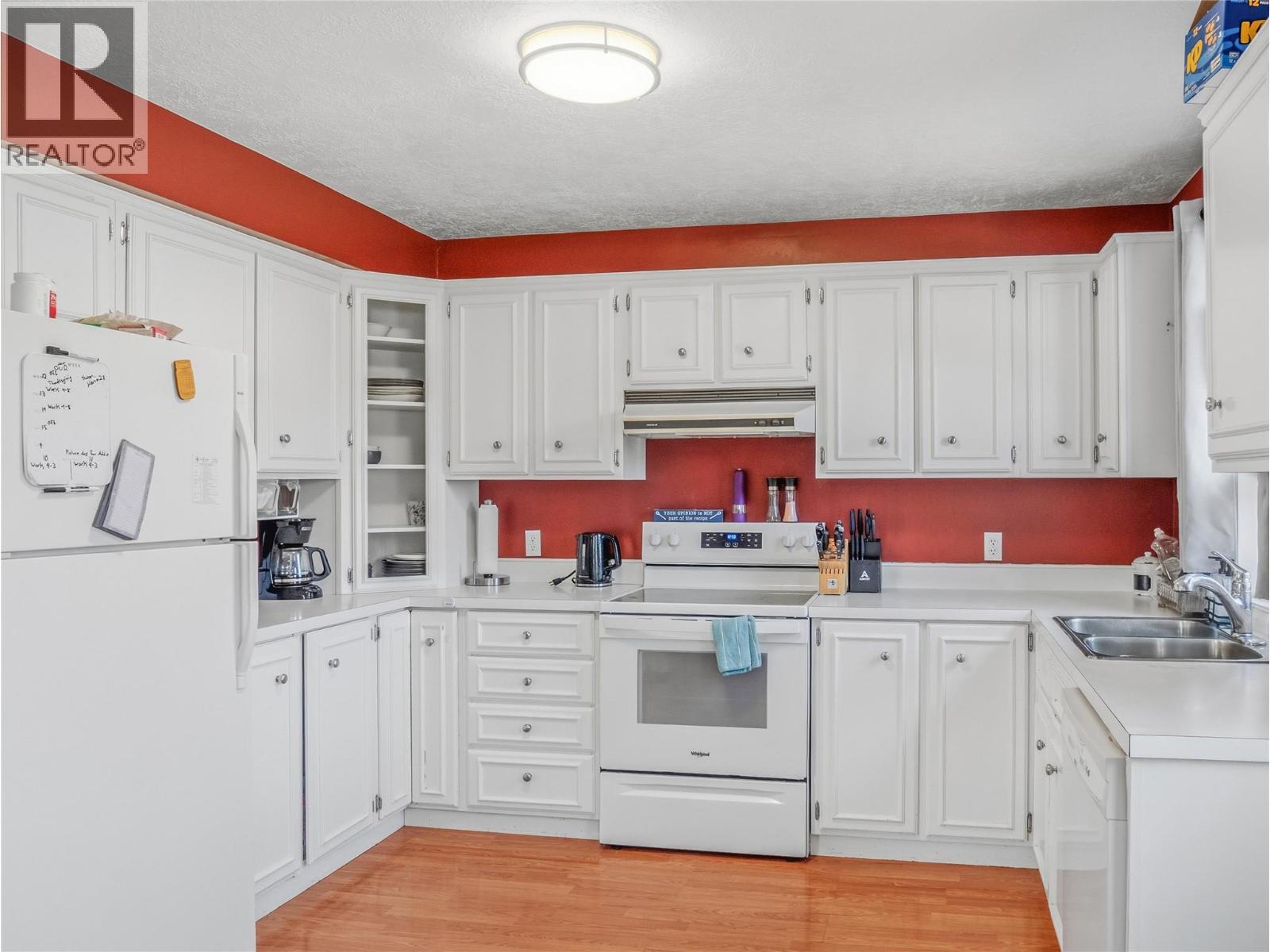 10704 Briarwood Crescent, Dawson Creek, British Columbia  V1G 4M9 - Photo 4 - 10403359