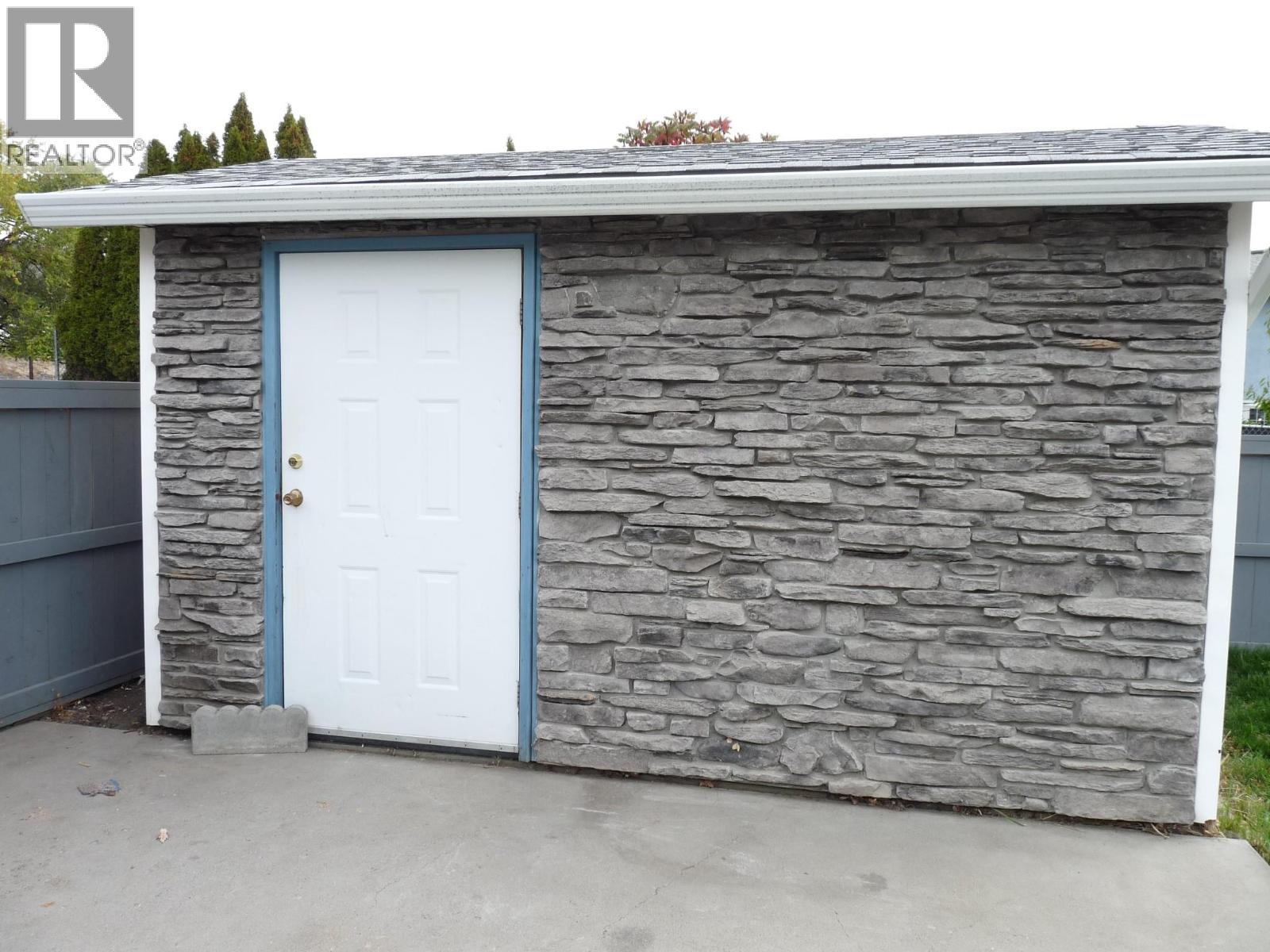 1160 Meadow Lane 1185 Demonte Street, Kamloops, British Columbia  V2B 5N6 - Photo 12 - 10403357