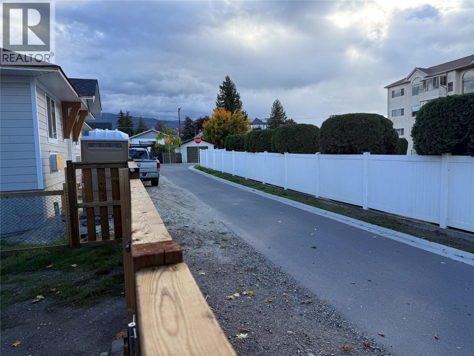 3802 32 Avenue, Vernon, British Columbia  V1T 2N3 - Photo 11 - 10403296