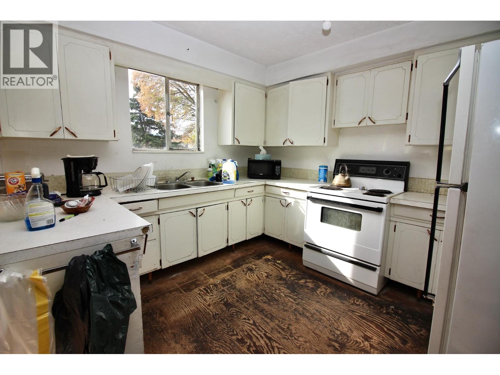 1382 Mcbride Road, Kelowna, British Columbia  V1Y 4A6 - Photo 5 - 10403258
