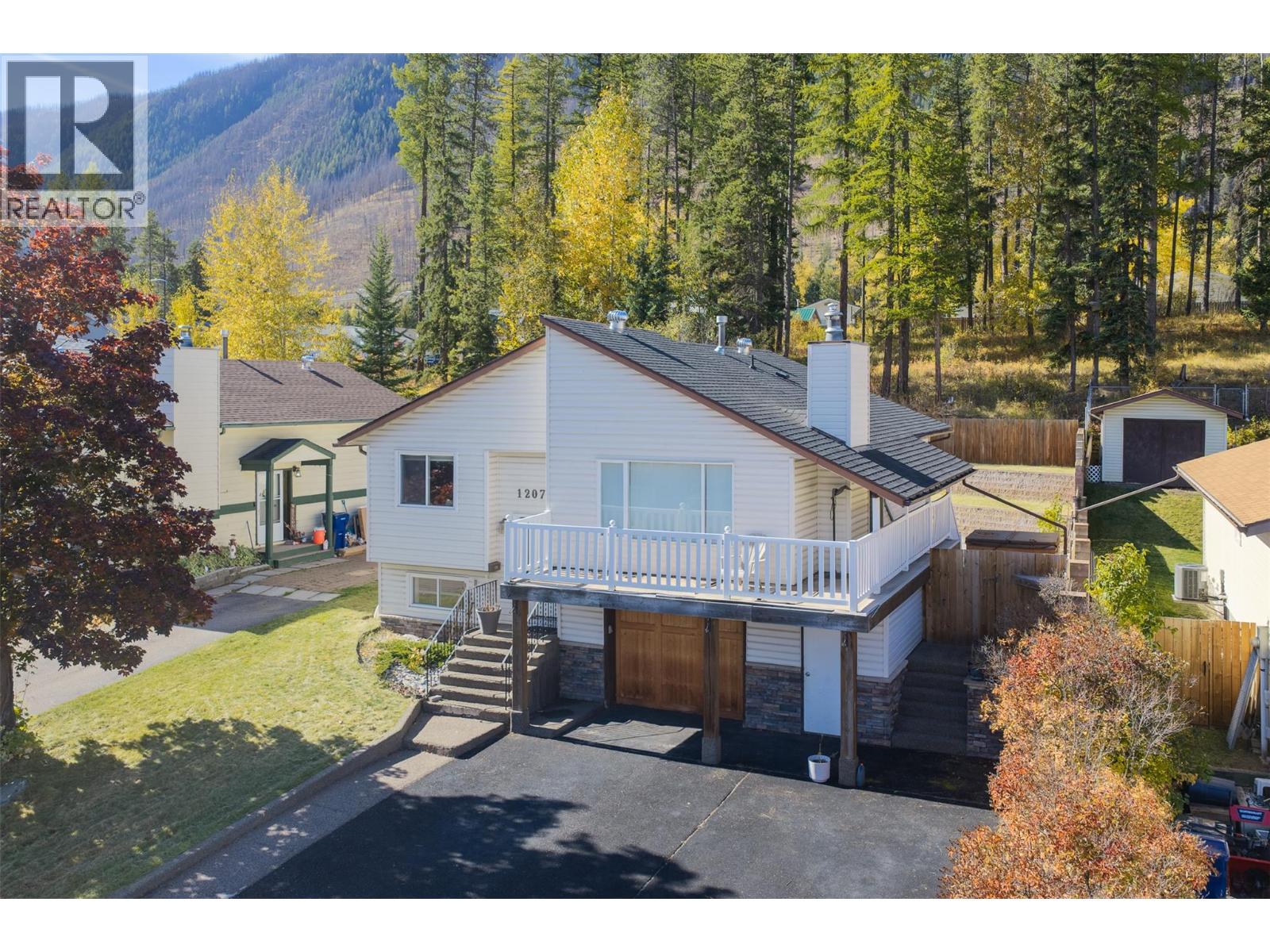 1207 Pinyon Road, Sparwood, British Columbia  V0B 2G2 - Photo 1 - 10403027