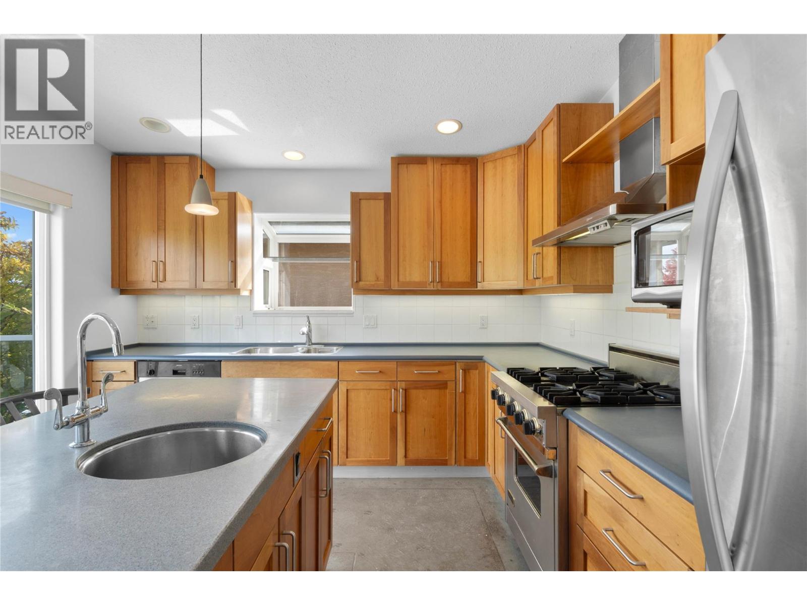 15 Hudson's Bay Trail Unit# 803, Kamloops, British Columbia  V2C 6S6 - Photo 4 - 10402991