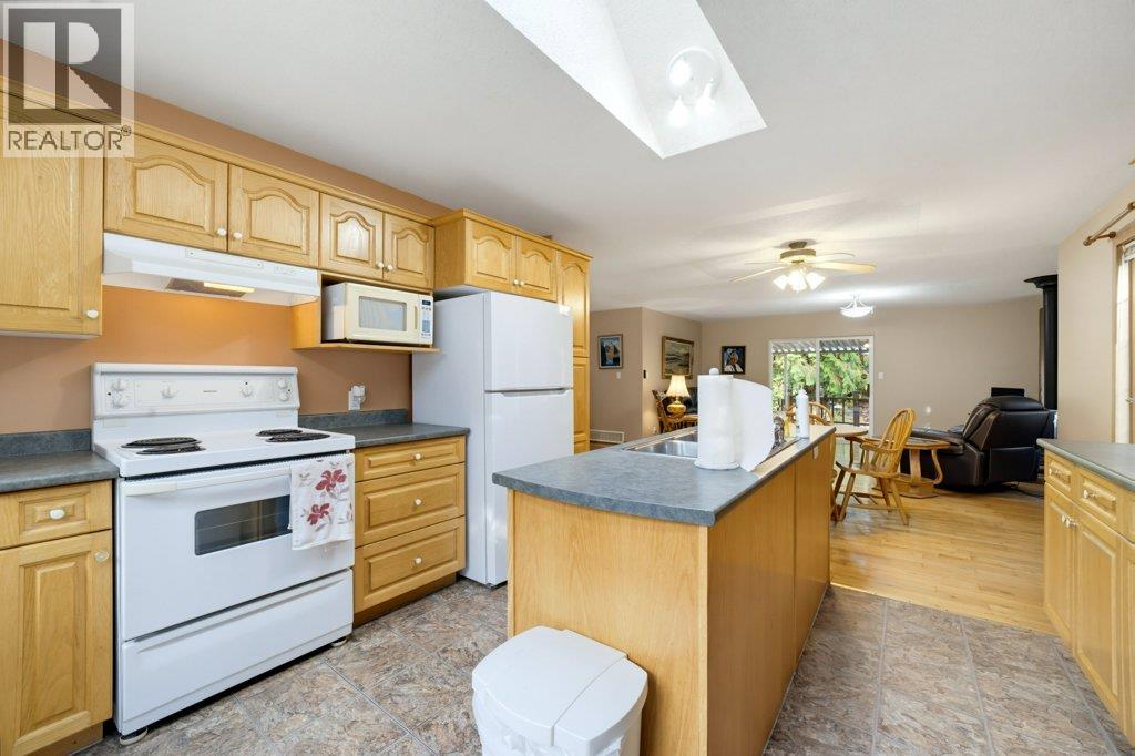 2457 Centennial Drive, Blind Bay, British Columbia  V0E 1H2 - Photo 13 - 10402779