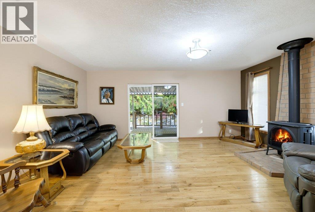 2457 Centennial Drive, Blind Bay, British Columbia  V0E 1H2 - Photo 17 - 10402779