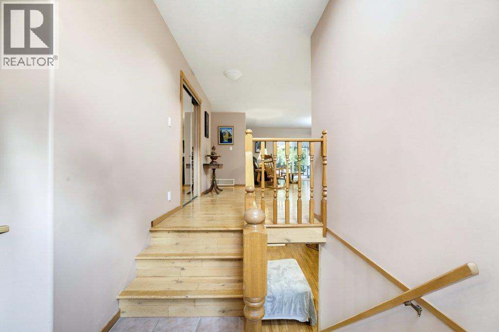 2457 Centennial Drive, Blind Bay, British Columbia  V0E 1H2 - Photo 4 - 10402779