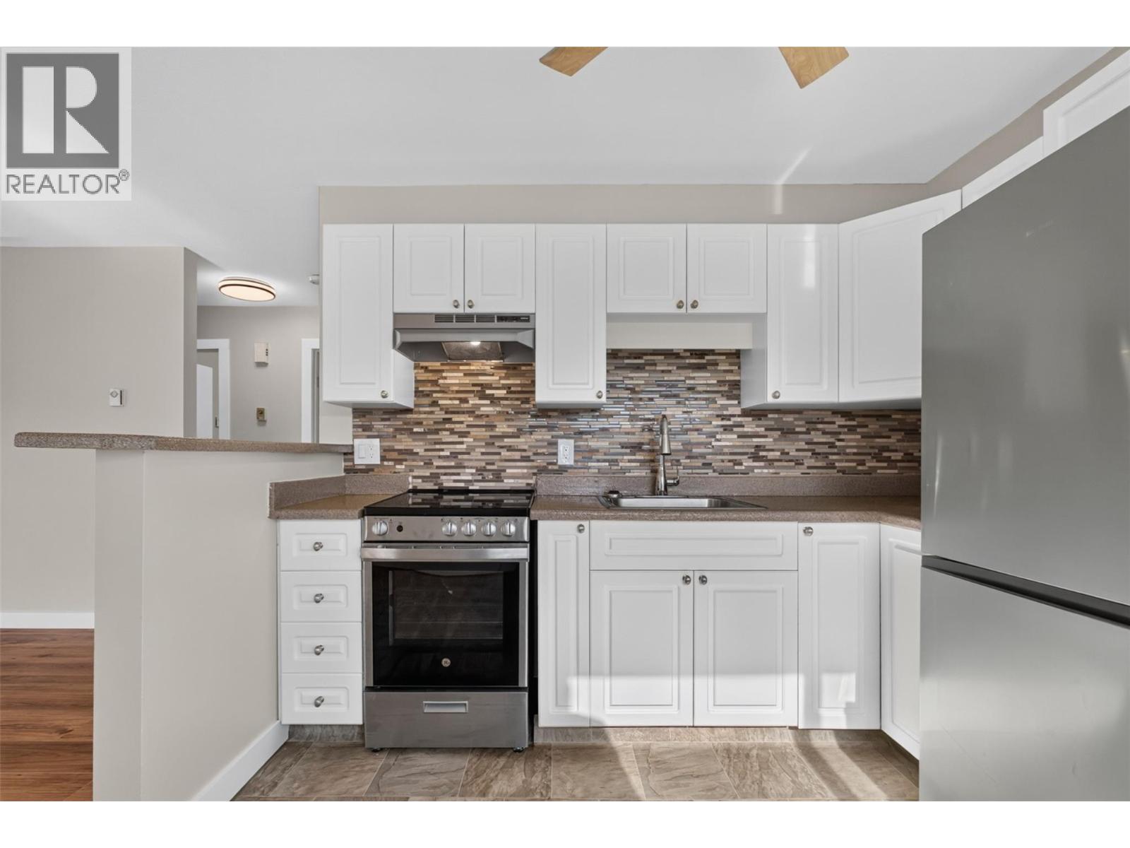 348 Shorts Road, Kelowna, British Columbia  V1Z 3T8 - Photo 6 - 10402476