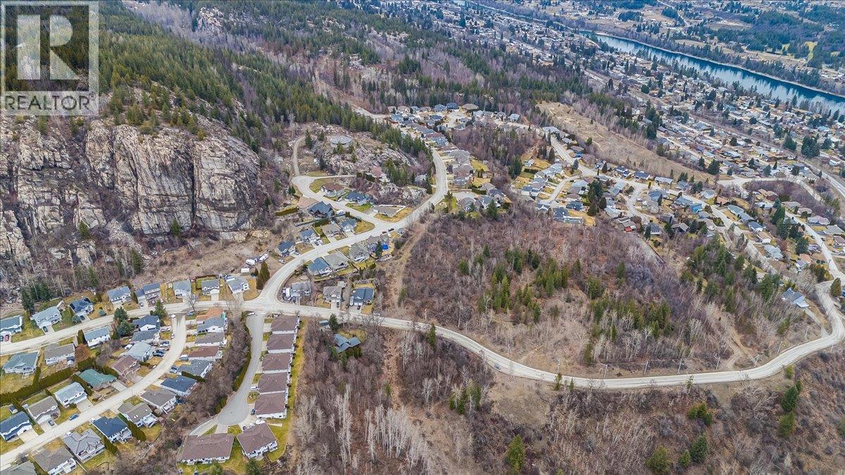 1220 37th Street, Castlegar, British Columbia  V1N 3N1 - Photo 27 - 10403184