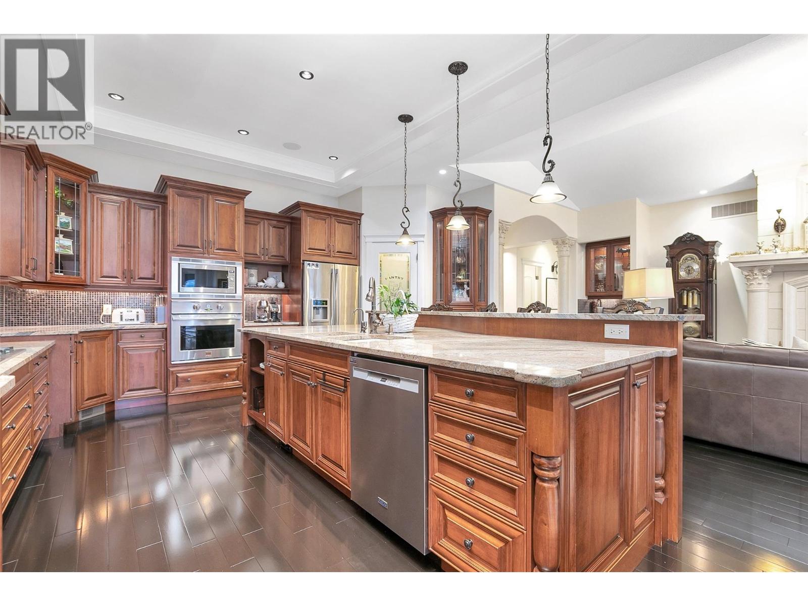 1981 Capistrano Drive, Kelowna, British Columbia  V1V 2N1 - Photo 10 - 10403372