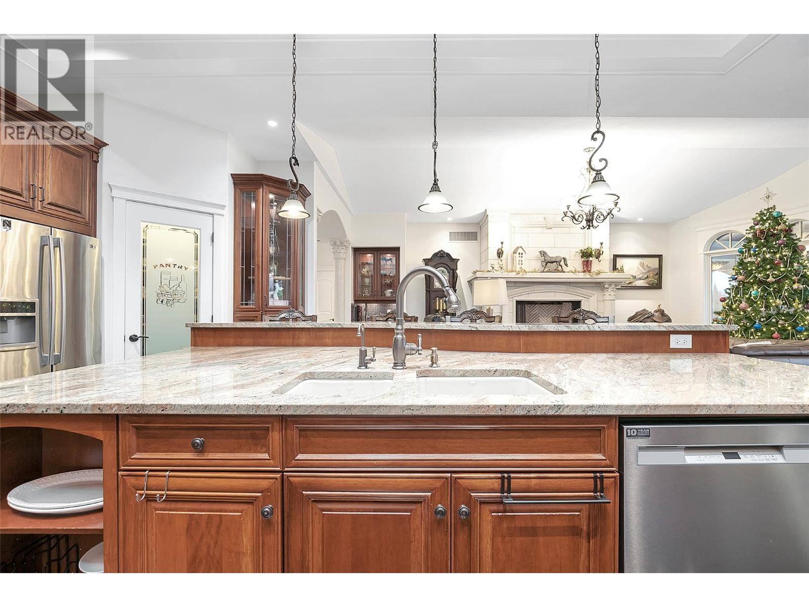 1981 Capistrano Drive, Kelowna, British Columbia  V1V 2N1 - Photo 11 - 10403372