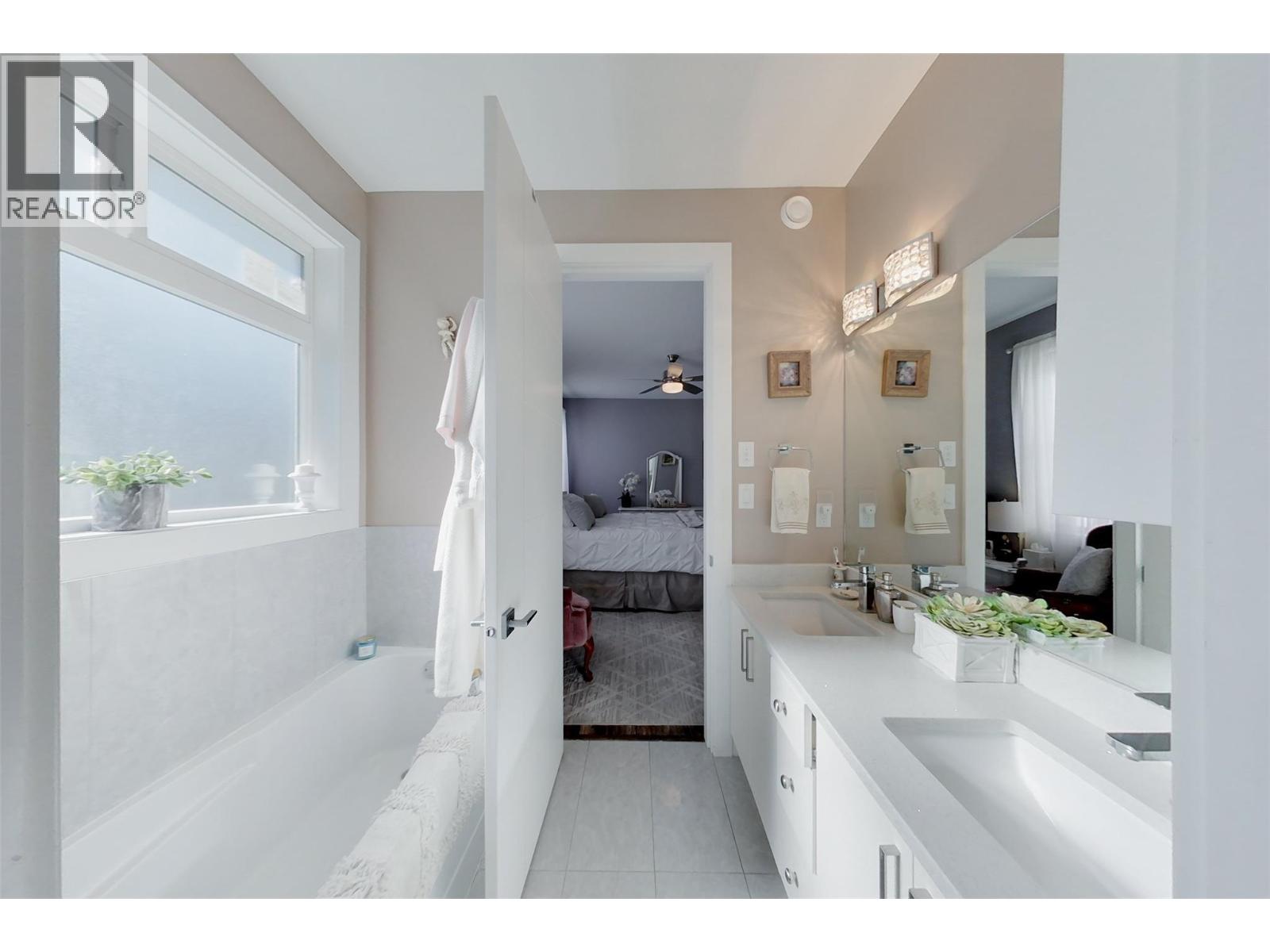 3807 Fairwinds Drive, Osoyoos, British Columbia  V0H 1V4 - Photo 13 - 10403267