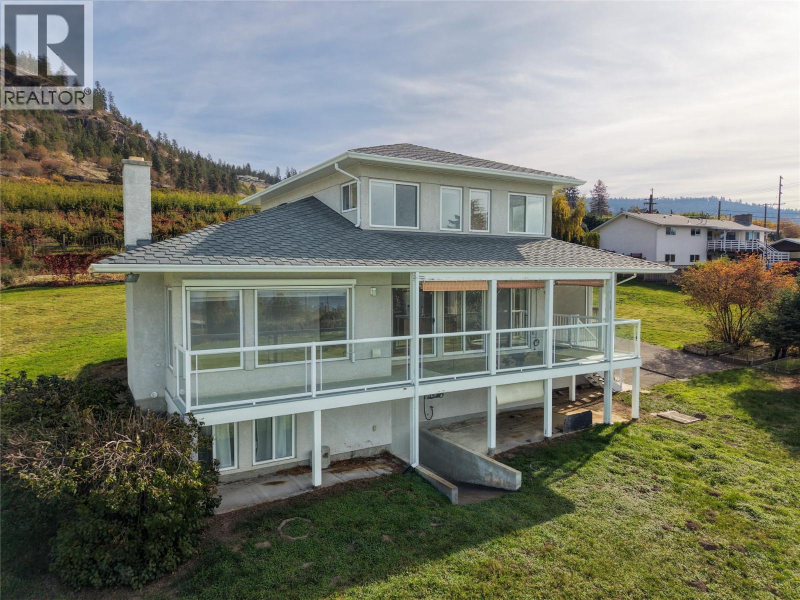 3925 North Naramata Road, Naramata, British Columbia  V0H 1N1 - Photo 2 - 10403110