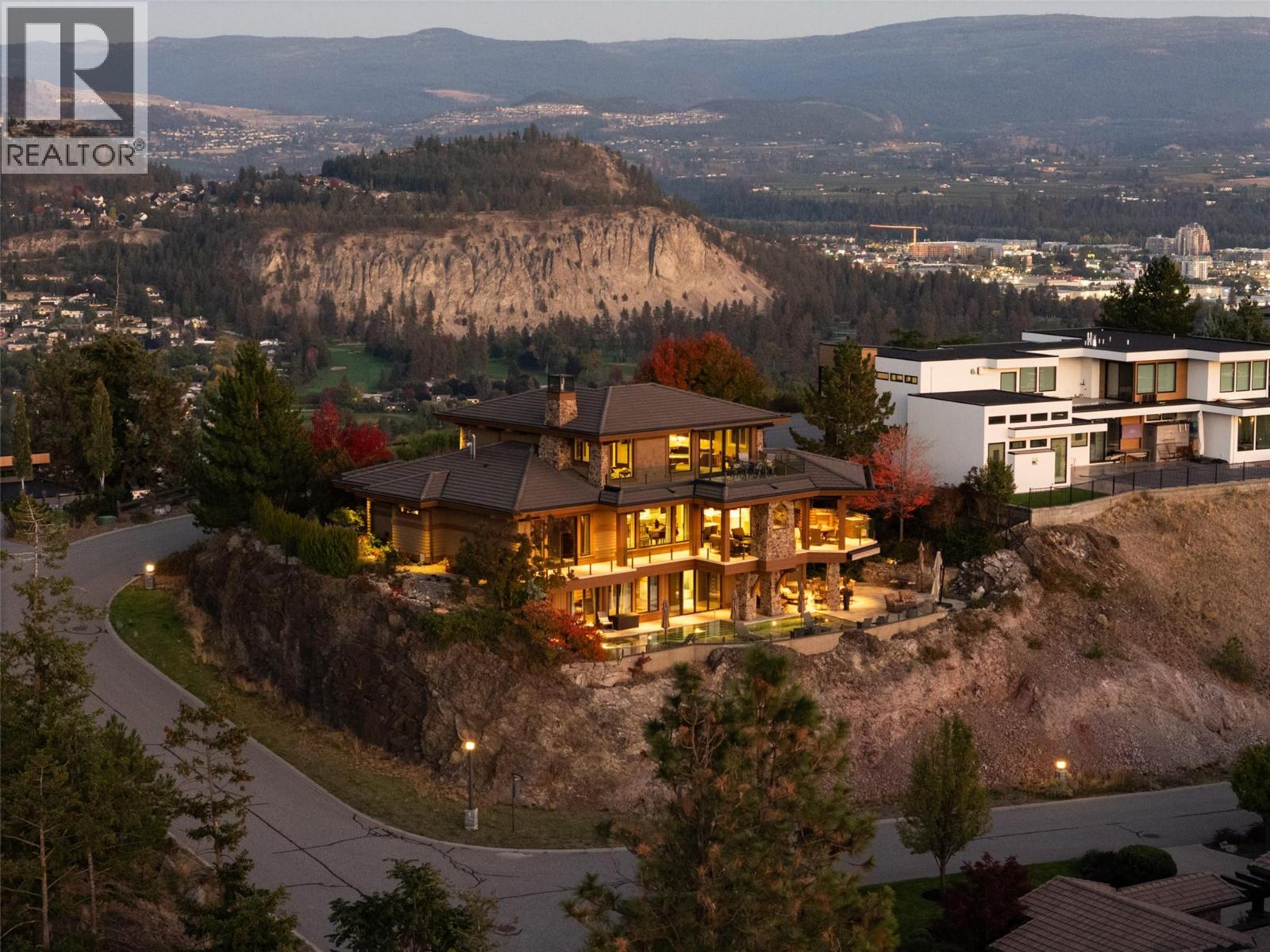 706 Highpointe Court, Kelowna, British Columbia  V1V 2Y3 - Photo 2 - 10402987