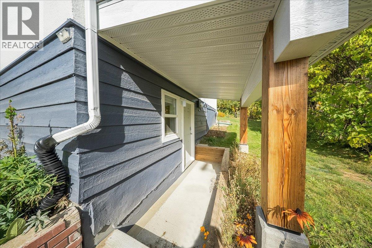 1614 Cook Avenue, Rossland, British Columbia  V0G 1Y0 - Photo 31 - 10403225