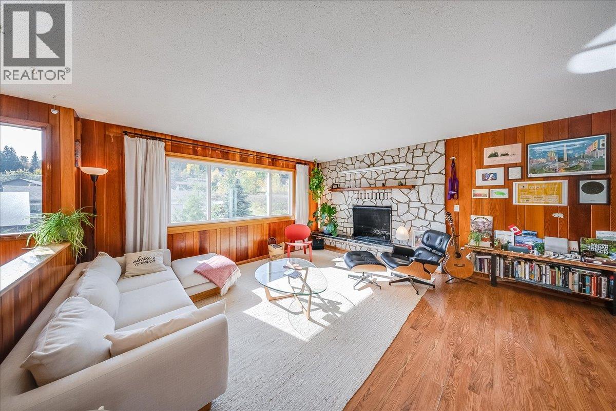 1614 Cook Avenue, Rossland, British Columbia  V0G 1Y0 - Photo 4 - 10403225