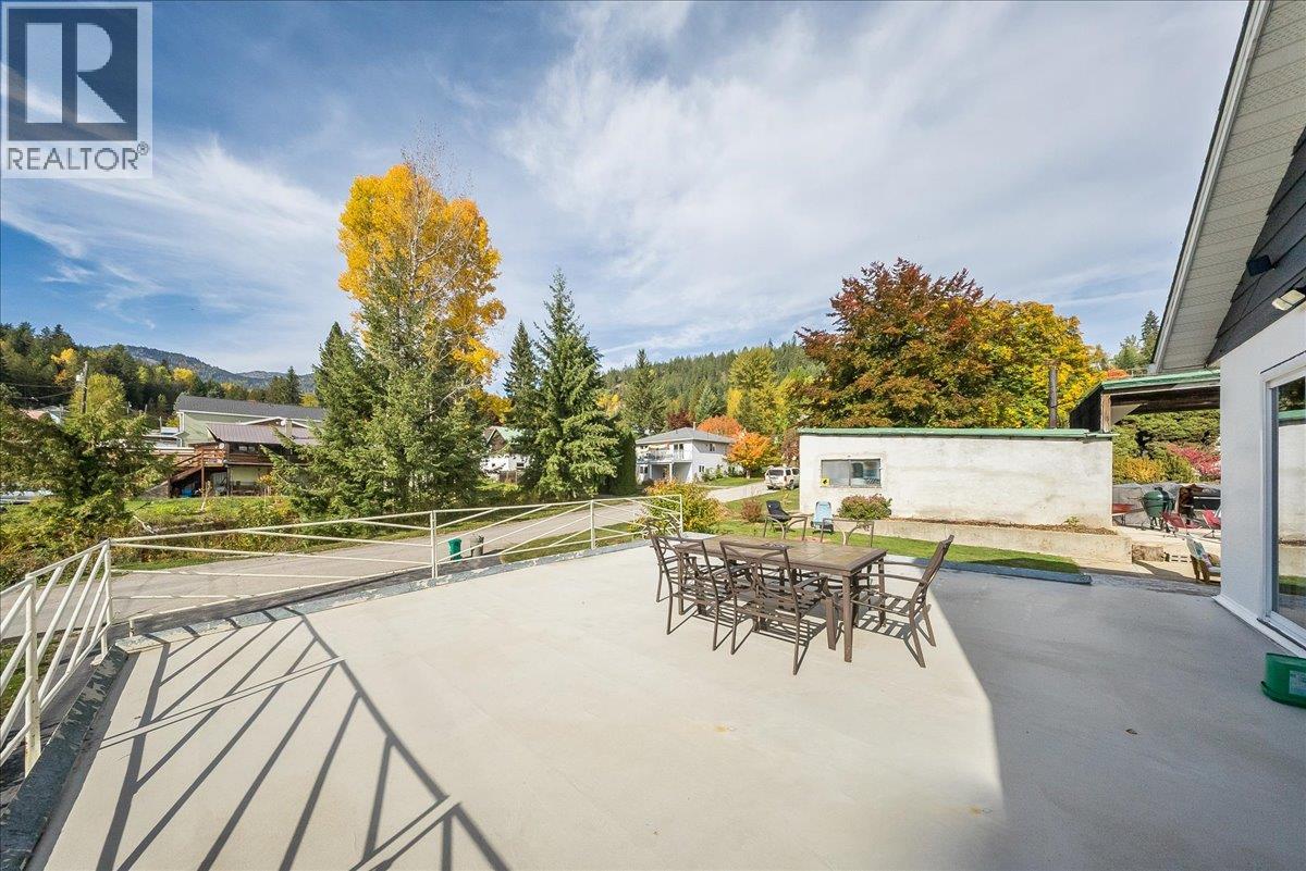1614 Cook Avenue, Rossland, British Columbia  V0G 1Y0 - Photo 53 - 10403225