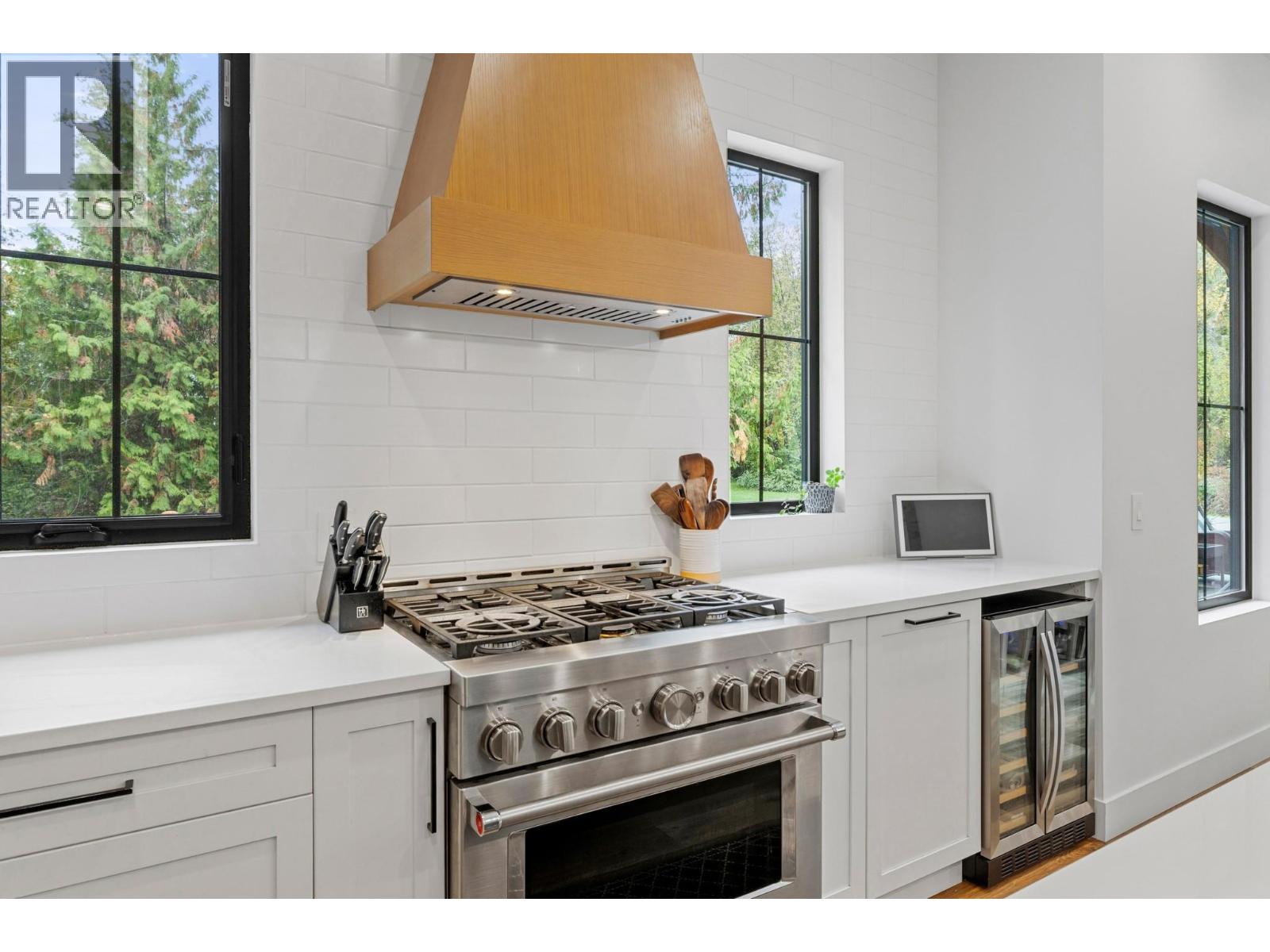 2475 Maquinna Road, Kelowna, British Columbia  V1W 2R9 - Photo 16 - 10403367
