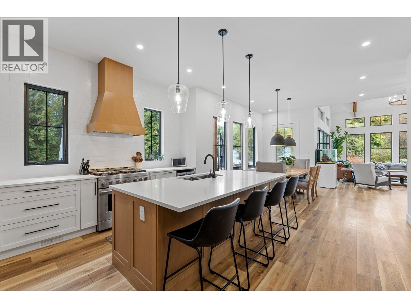 2475 Maquinna Road, Kelowna, British Columbia  V1W 2R9 - Photo 17 - 10403367
