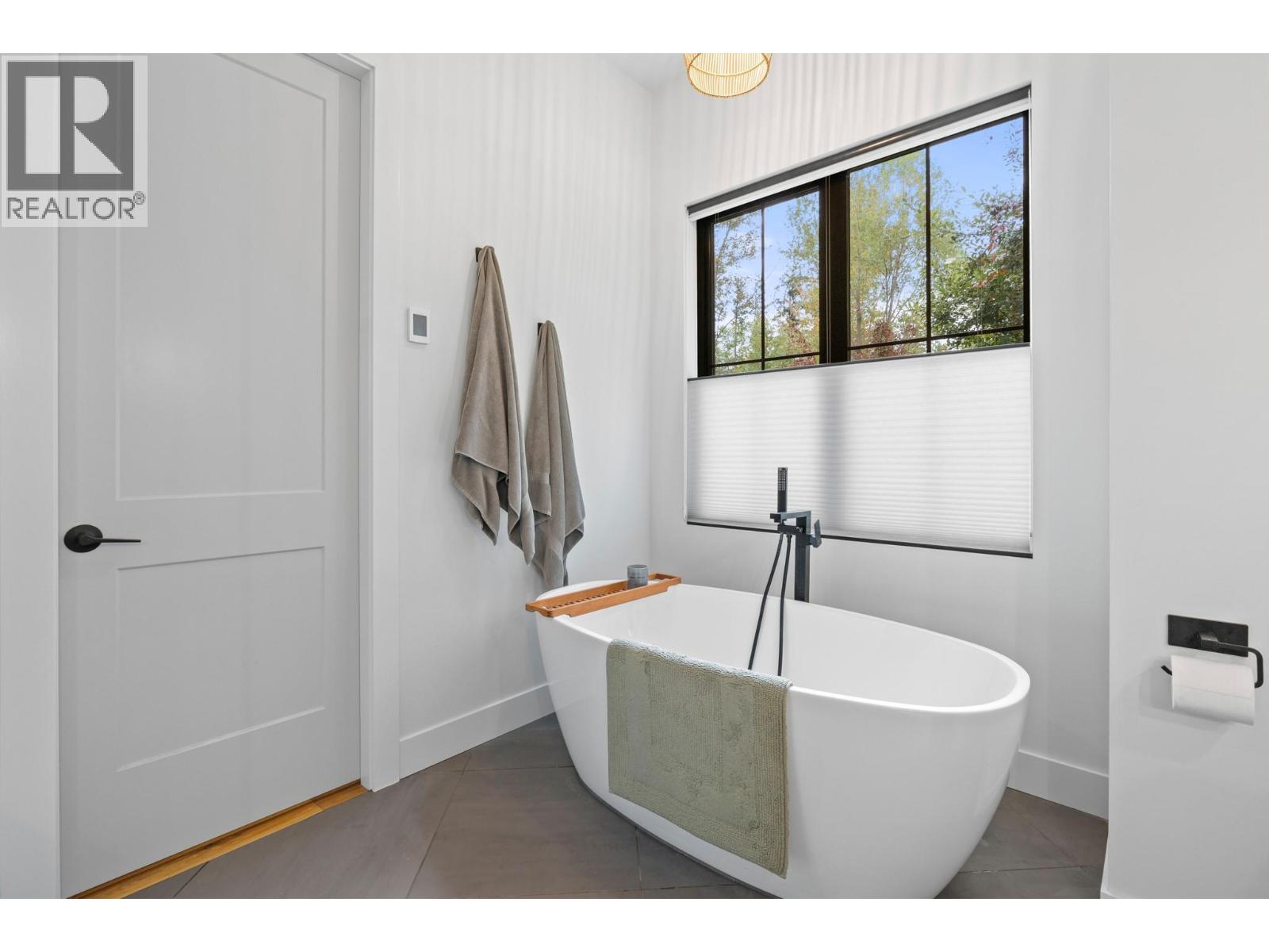 2475 Maquinna Road, Kelowna, British Columbia  V1W 2R9 - Photo 28 - 10403367