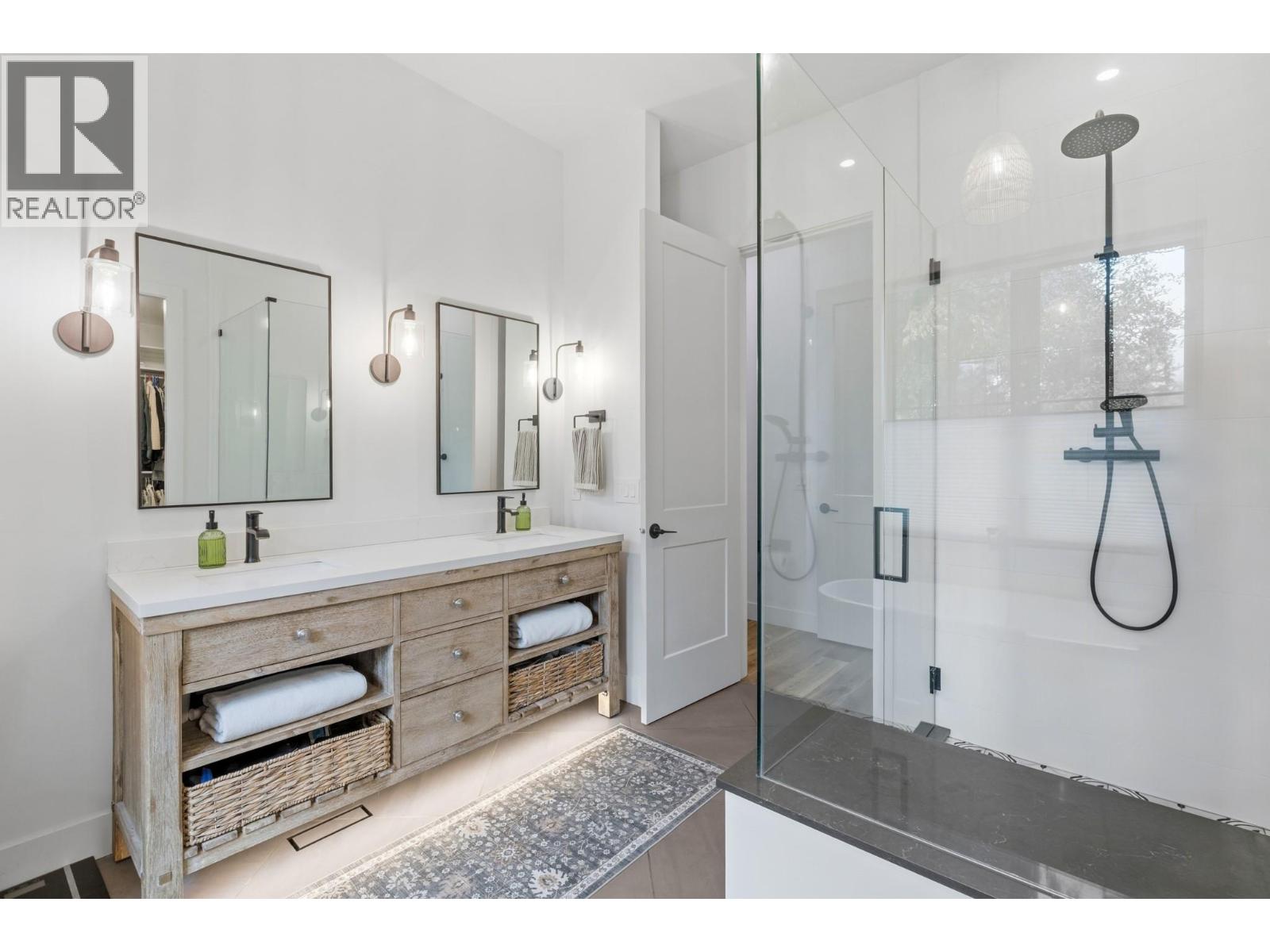 2475 Maquinna Road, Kelowna, British Columbia  V1W 2R9 - Photo 30 - 10403367