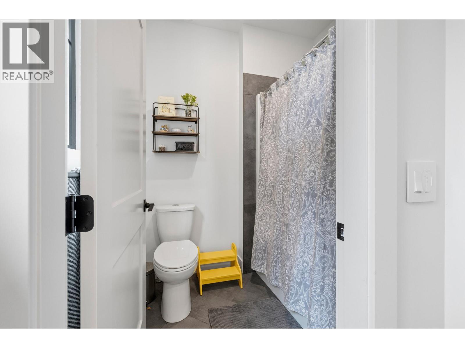 2475 Maquinna Road, Kelowna, British Columbia  V1W 2R9 - Photo 46 - 10403367