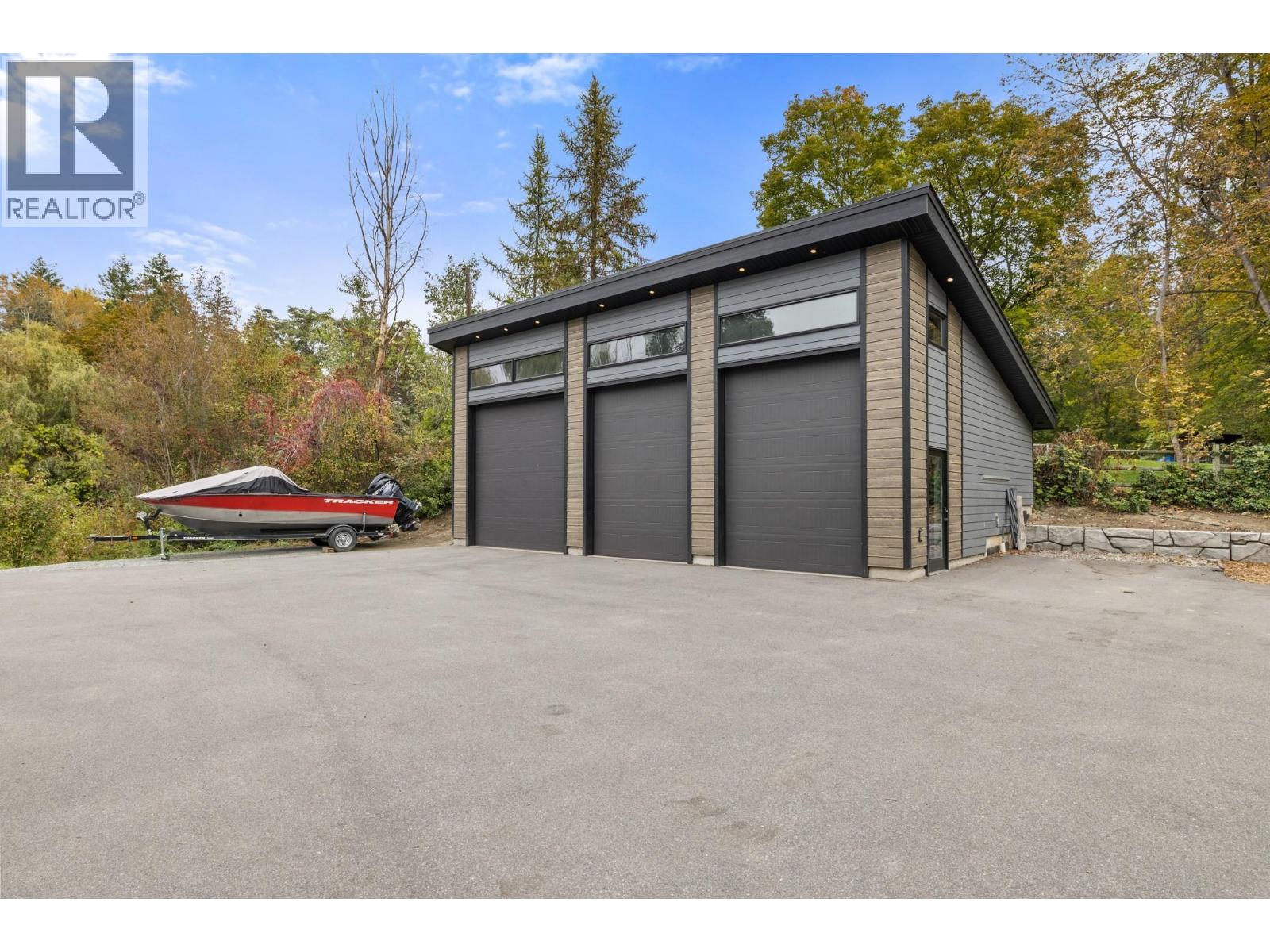 2475 Maquinna Road, Kelowna, British Columbia  V1W 2R9 - Photo 57 - 10403367