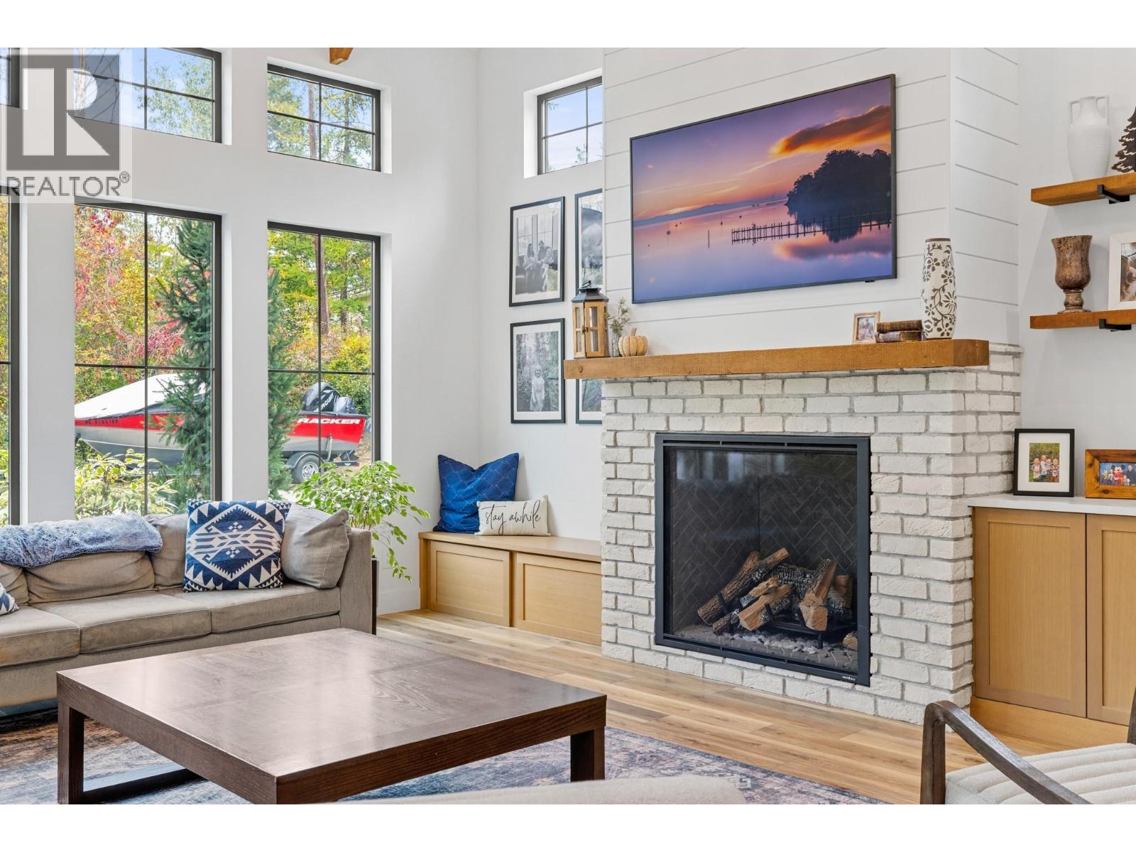 2475 Maquinna Road, Kelowna, British Columbia  V1W 2R9 - Photo 6 - 10403367