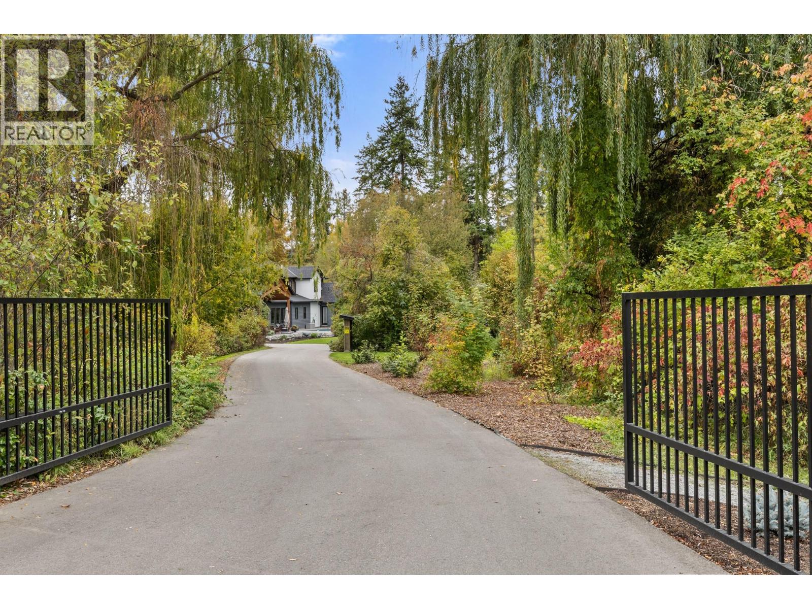2475 Maquinna Road, Kelowna, British Columbia  V1W 2R9 - Photo 79 - 10403367