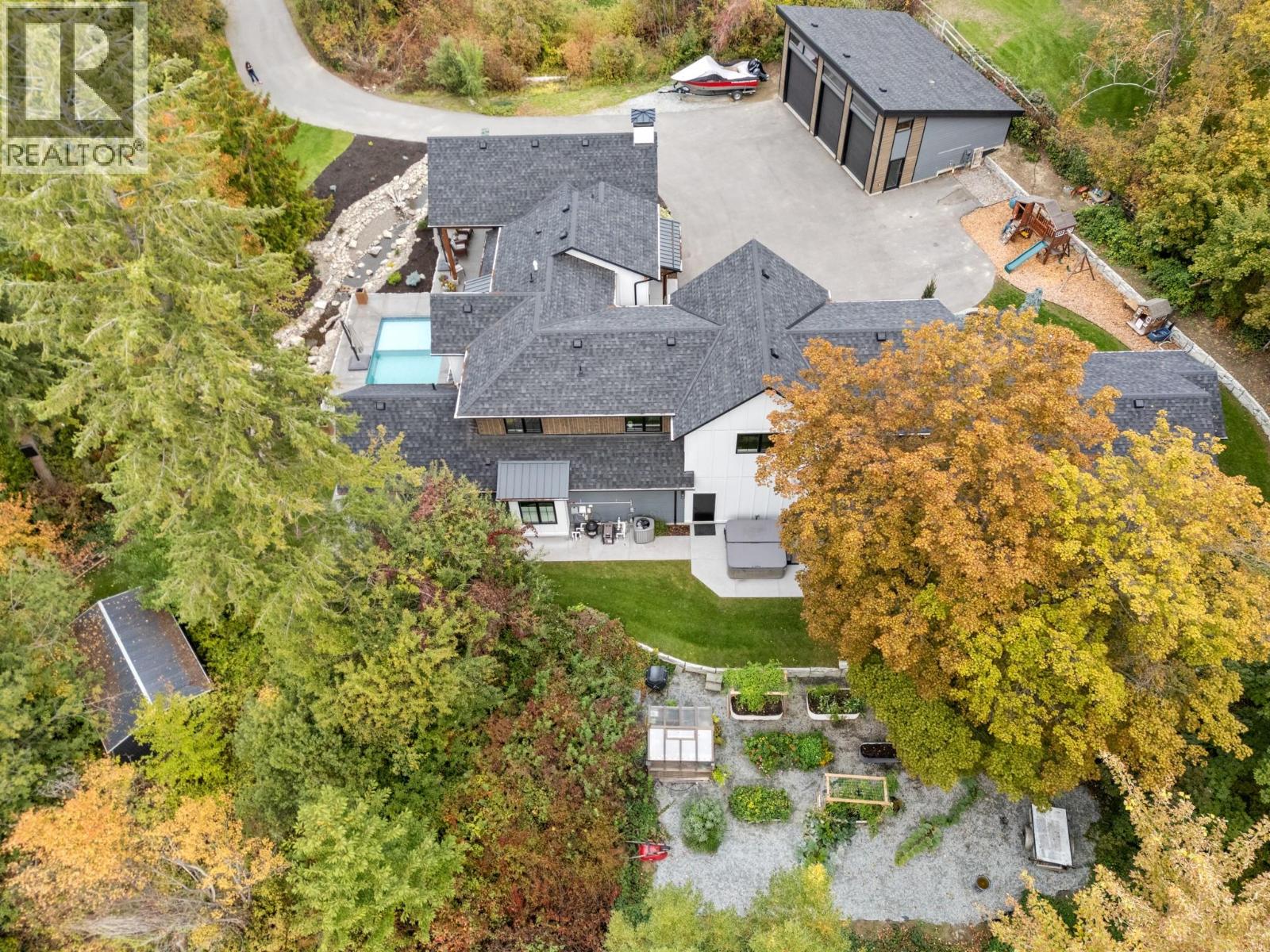 2475 Maquinna Road, Kelowna, British Columbia  V1W 2R9 - Photo 89 - 10403367