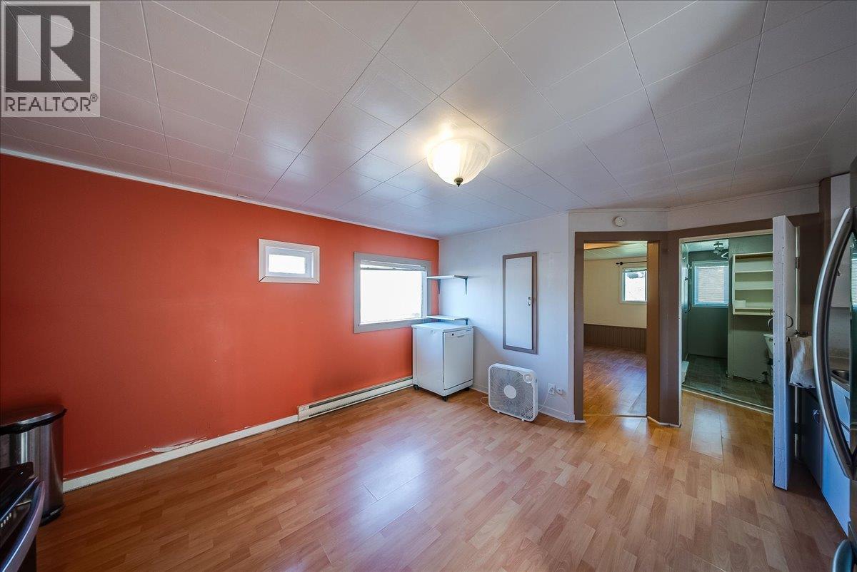 526 8th Avenue, Castlegar, British Columbia  V1N 1N6 - Photo 12 - 10403091