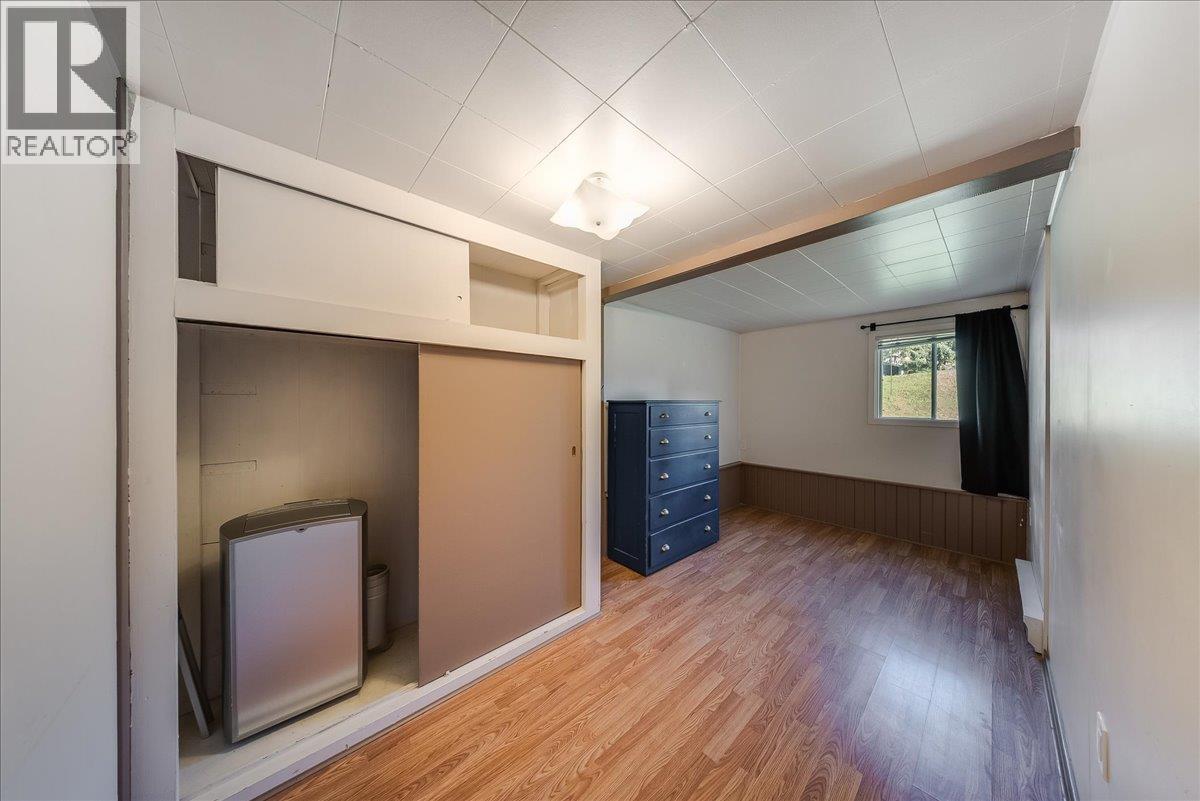 526 8th Avenue, Castlegar, British Columbia  V1N 1N6 - Photo 13 - 10403091