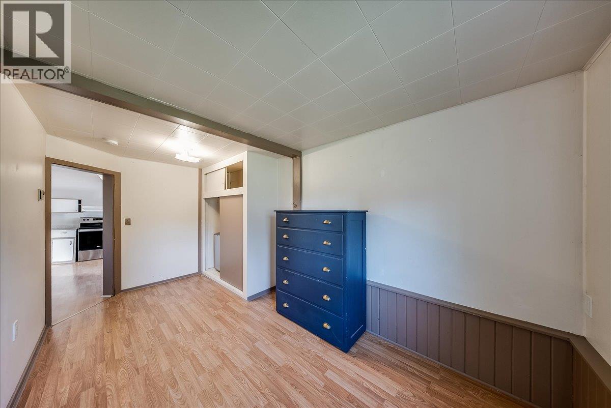 526 8th Avenue, Castlegar, British Columbia  V1N 1N6 - Photo 14 - 10403091