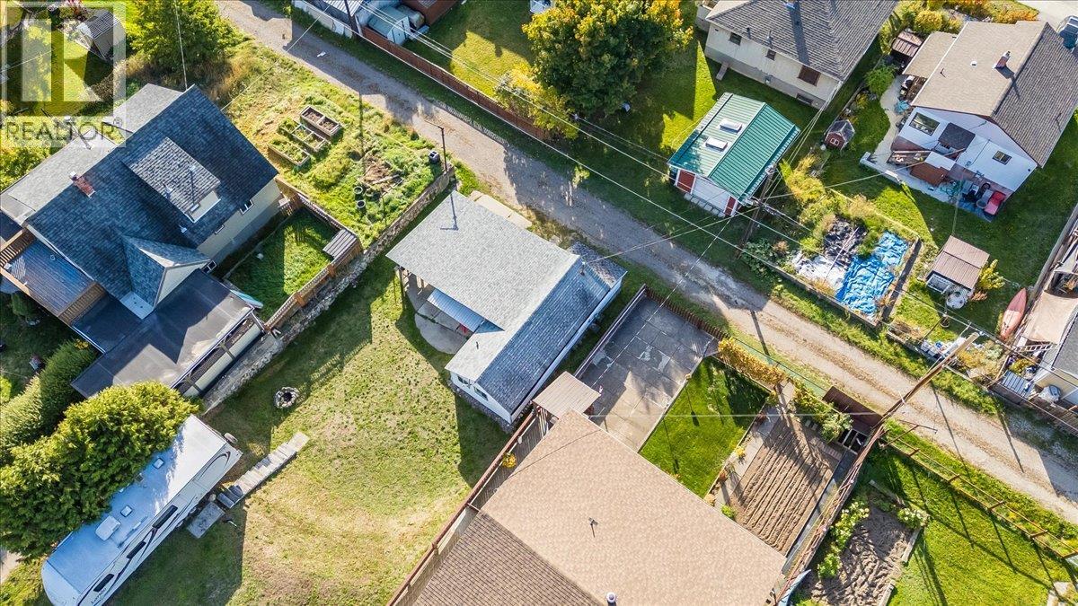 526 8th Avenue, Castlegar, British Columbia  V1N 1N6 - Photo 26 - 10403091