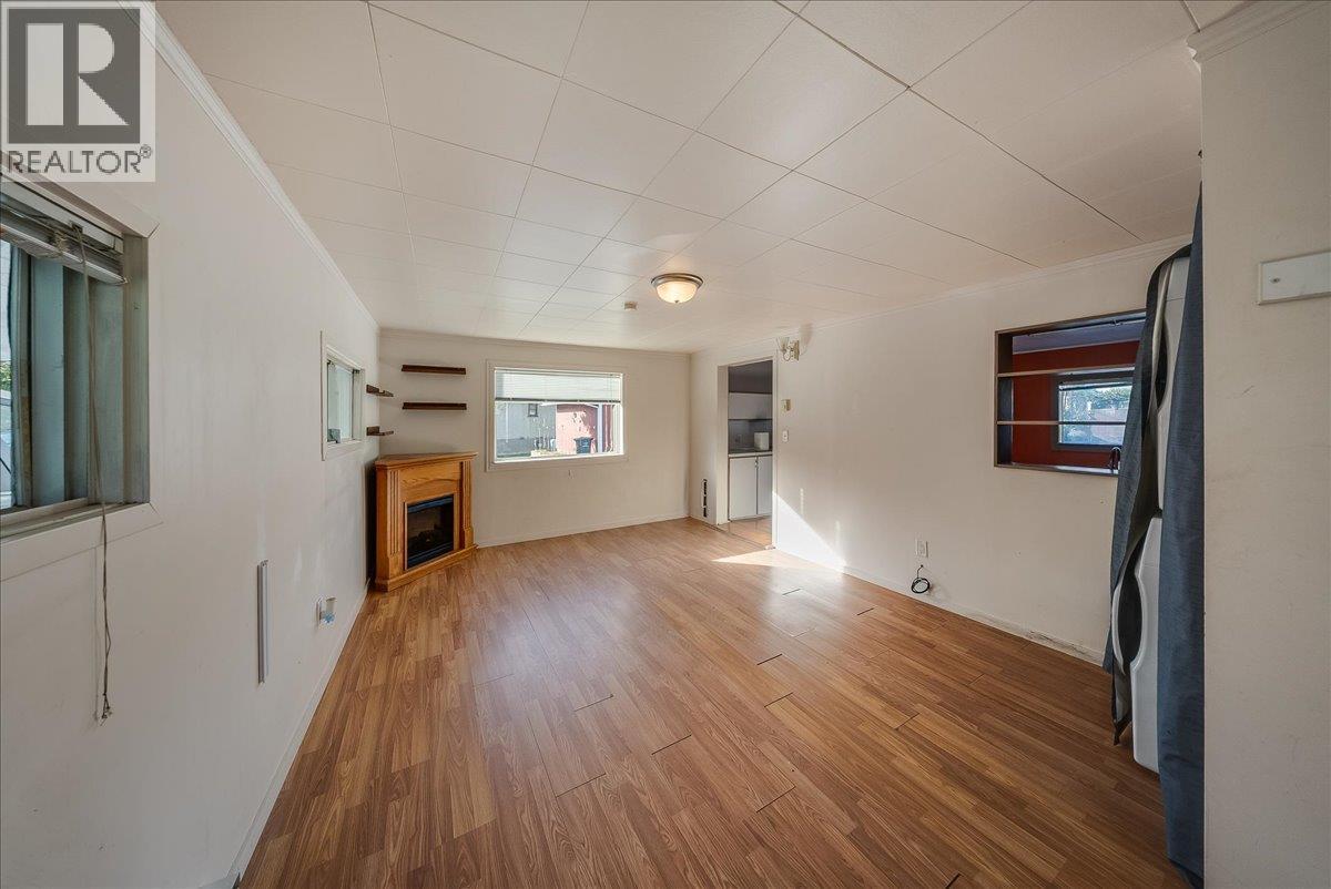 526 8th Avenue, Castlegar, British Columbia  V1N 1N6 - Photo 9 - 10403091