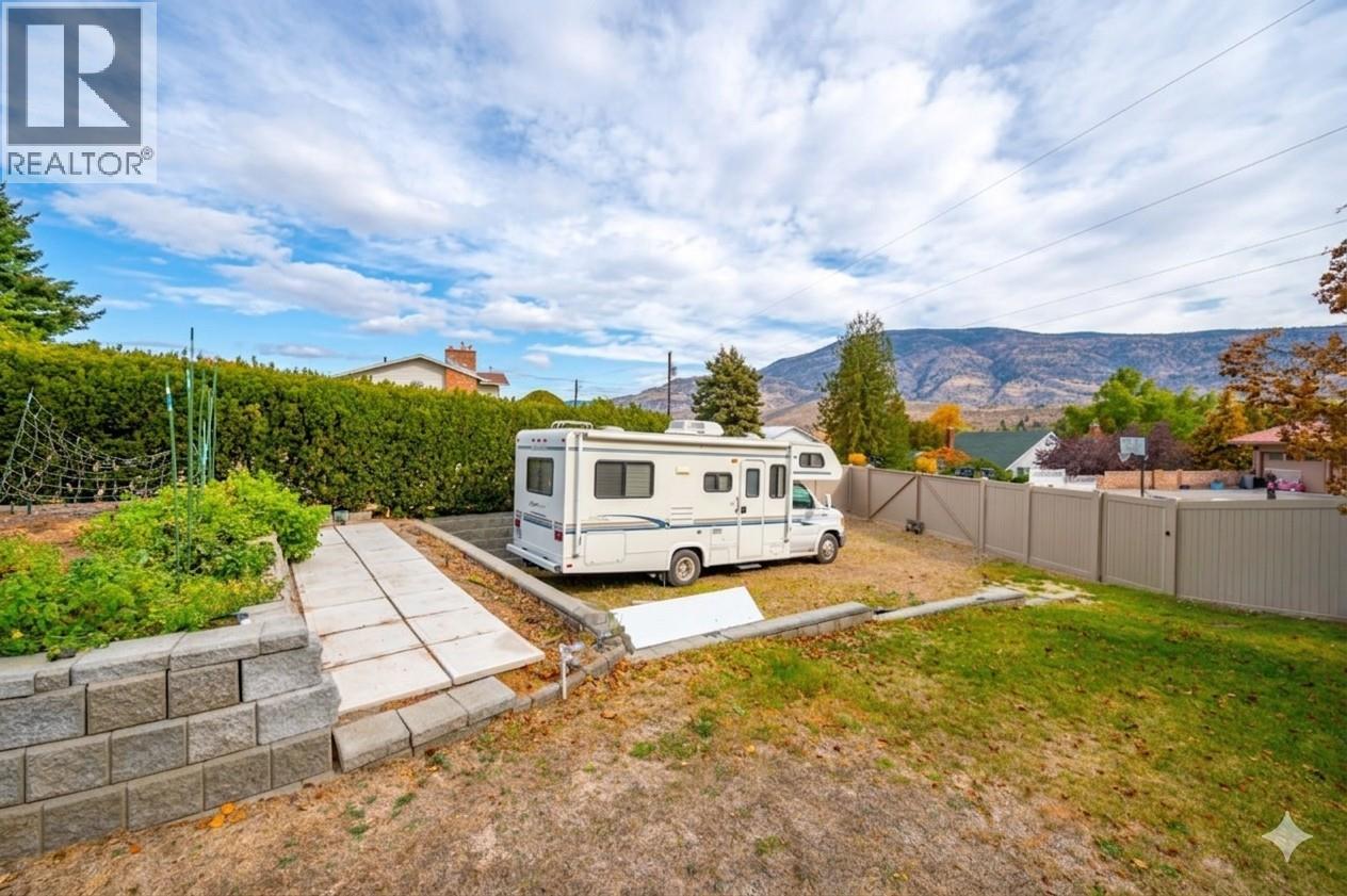 6521 Bellevue Drive, Oliver, British Columbia  V0H 1T4 - Photo 10 - 10403387