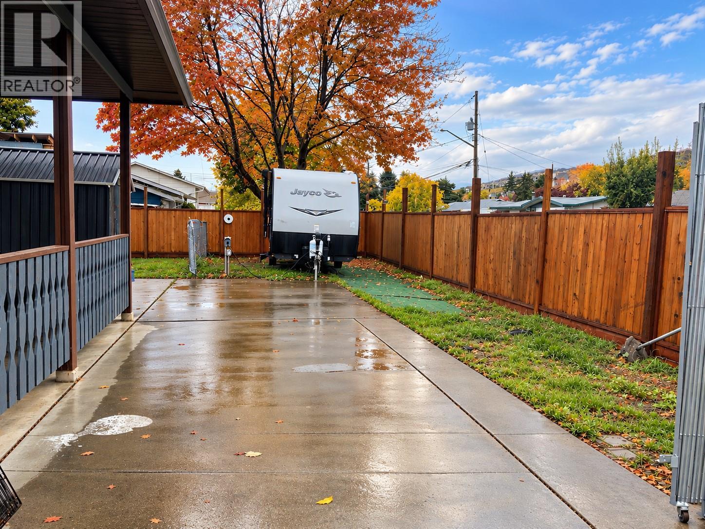 5503 South Vernon Court, Vernon, British Columbia  V1T 8N6 - Photo 2 - 10403389