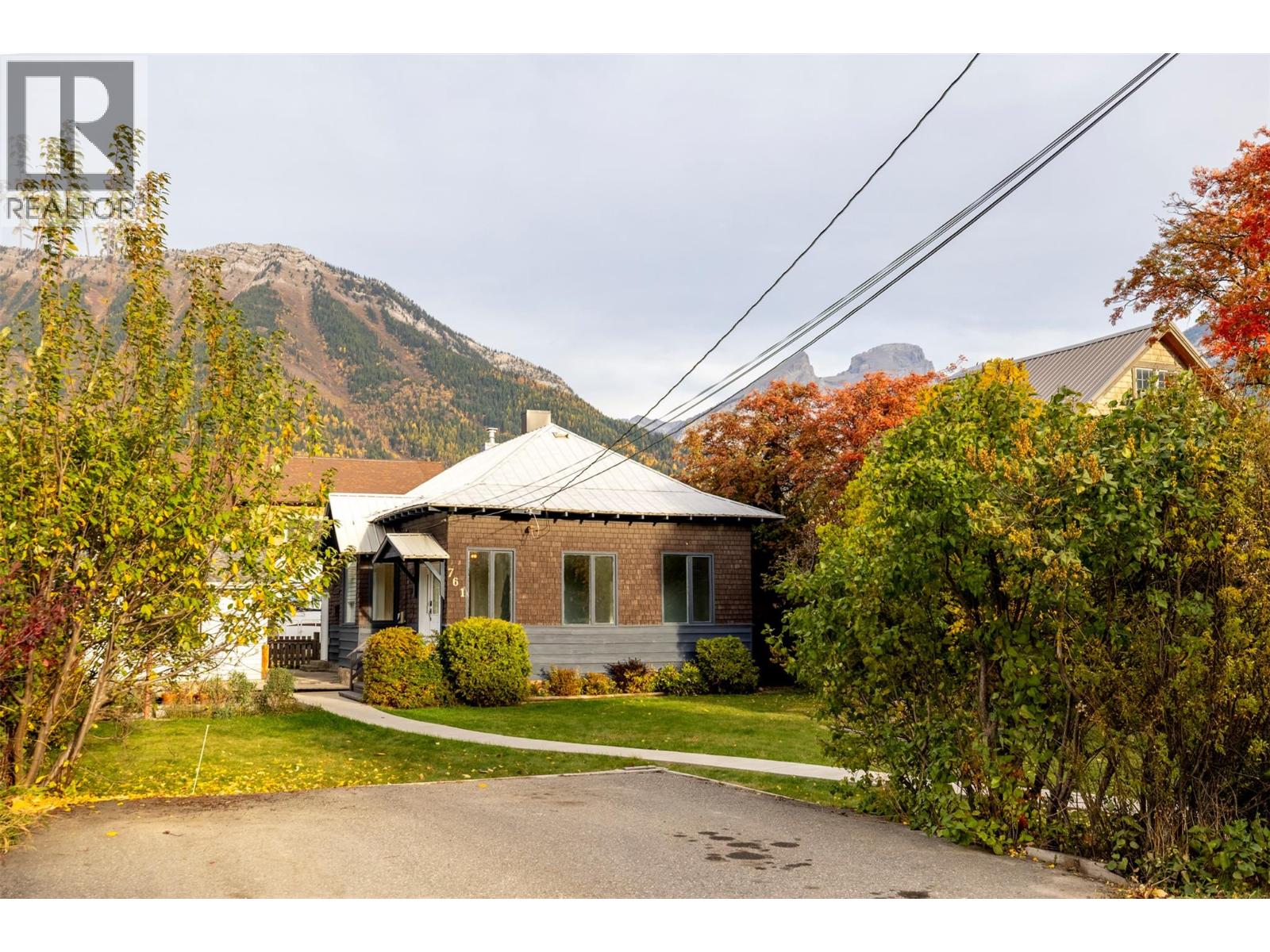 761 4th Avenue, Fernie, British Columbia  V0B 1M0 - Photo 1 - 10403382
