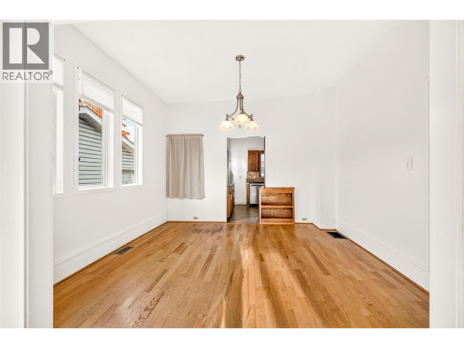 761 4th Avenue, Fernie, British Columbia  V0B 1M0 - Photo 26 - 10403382