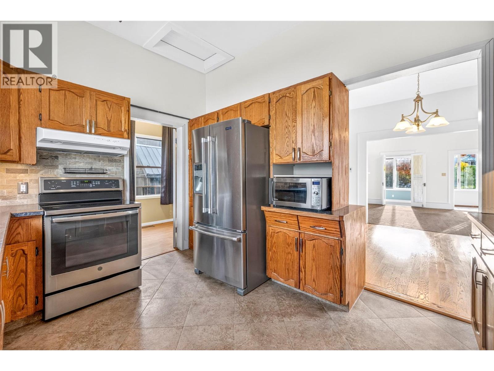 761 4th Avenue, Fernie, British Columbia  V0B 1M0 - Photo 35 - 10403382