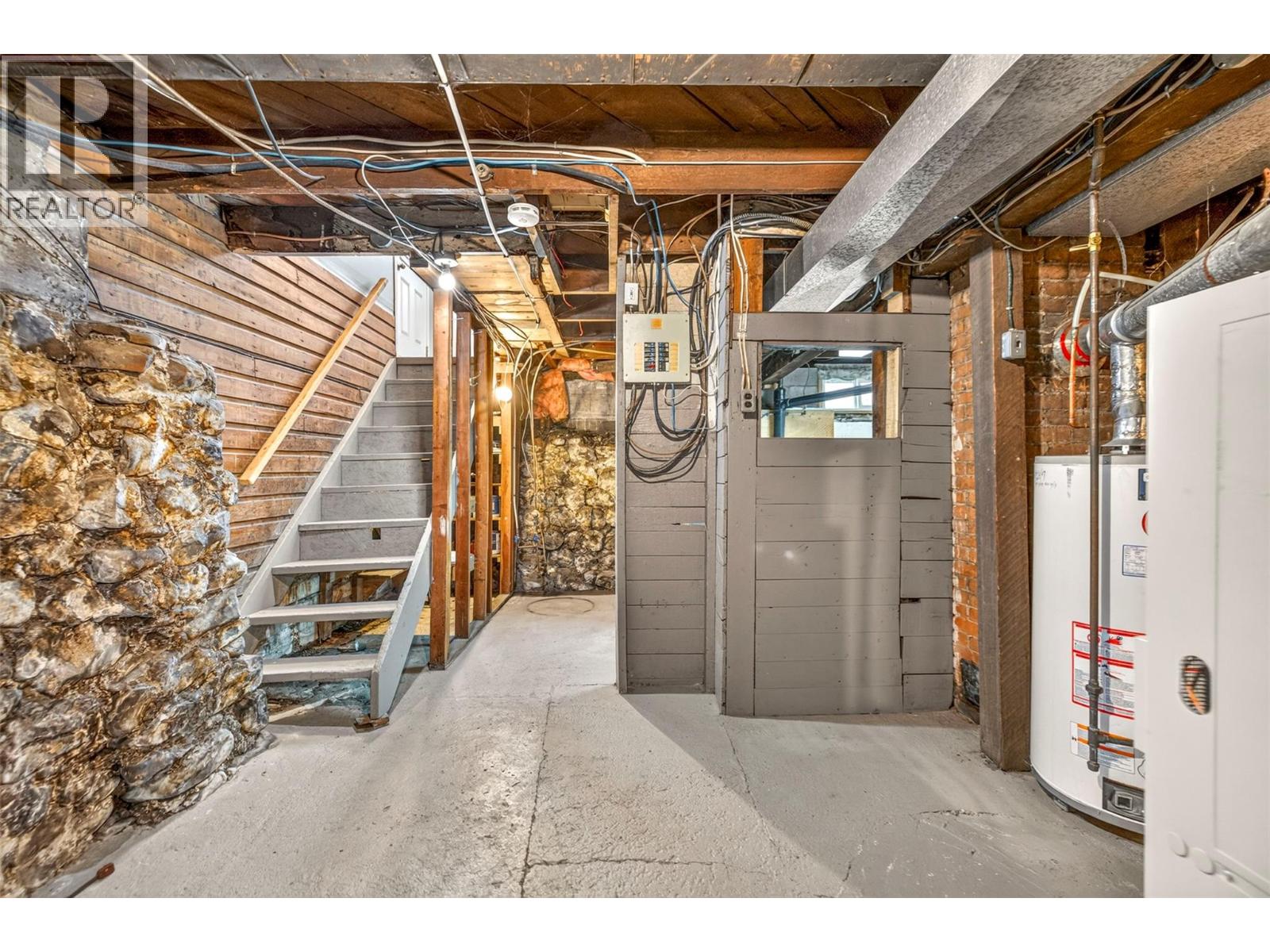 761 4th Avenue, Fernie, British Columbia  V0B 1M0 - Photo 54 - 10403382