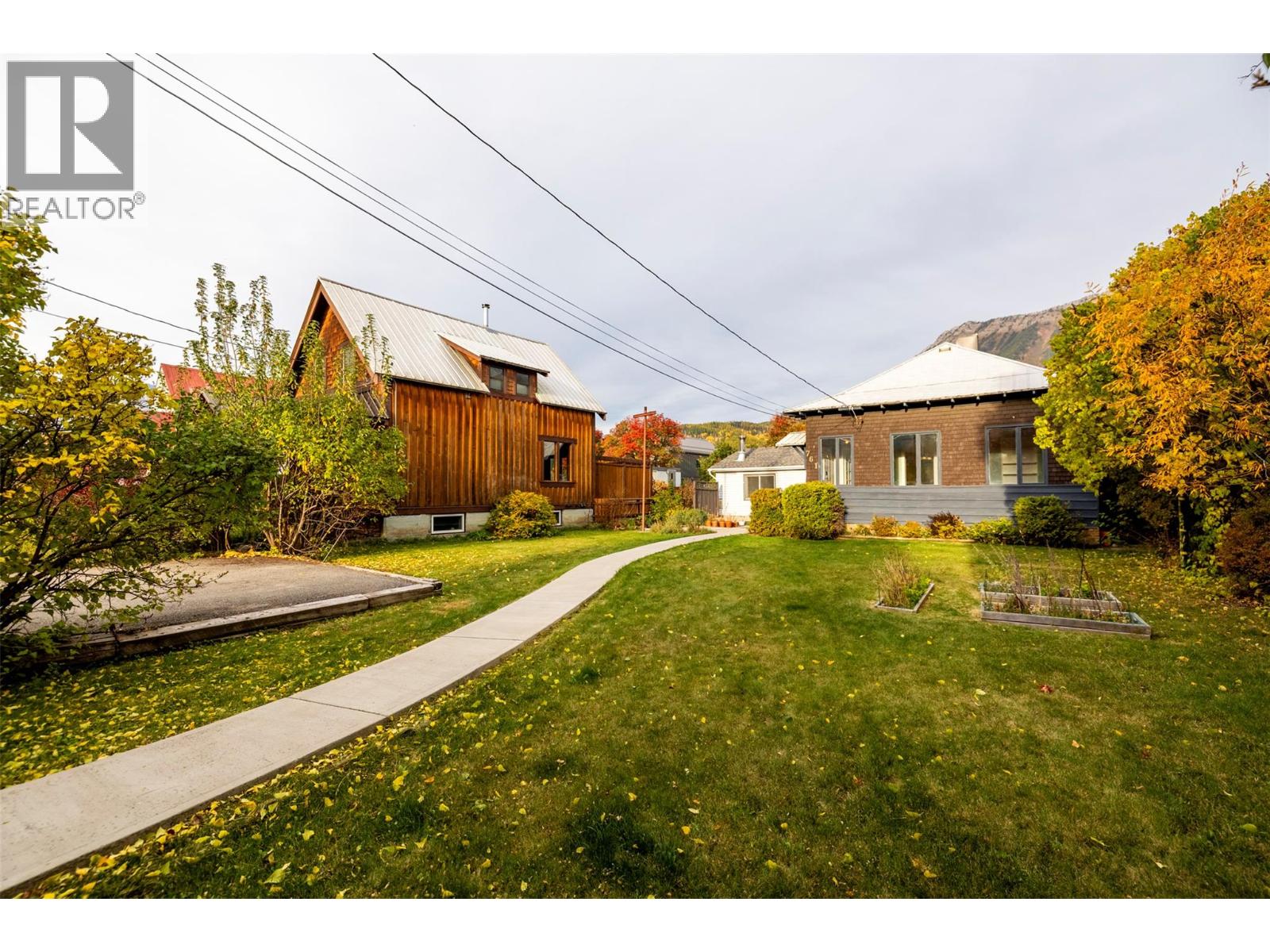 761 4th Avenue, Fernie, British Columbia  V0B 1M0 - Photo 7 - 10403382