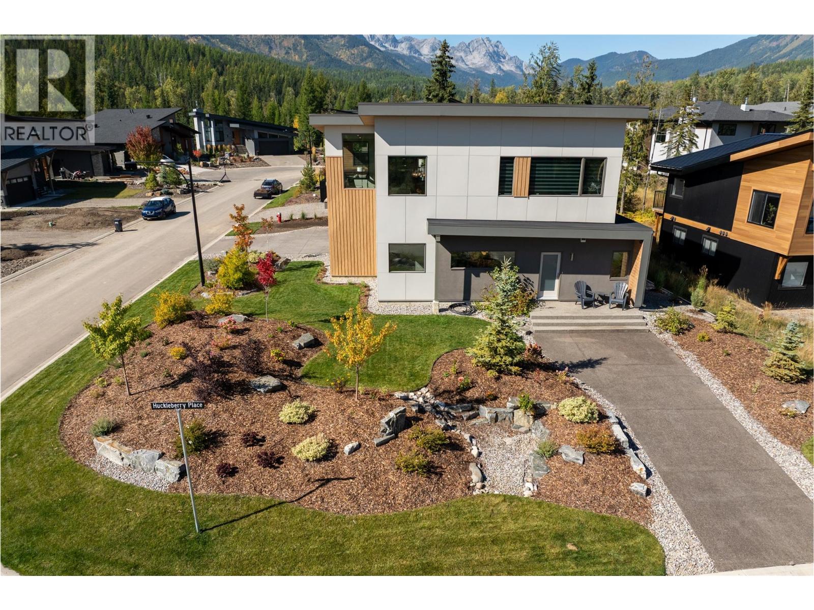 1 Huckleberry Place, Fernie, British Columbia  V0B 1M1 - Photo 94 - 10403243