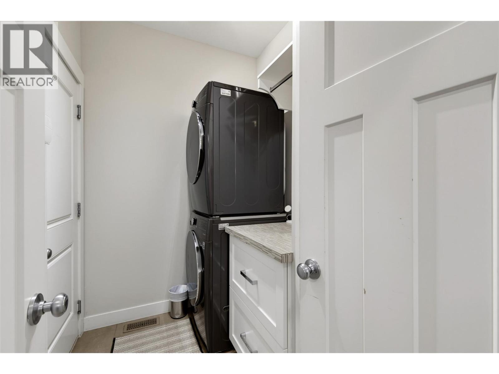 810 Woodrush Court, Kamloops, British Columbia  V2B 6E6 - Photo 35 - 10403020