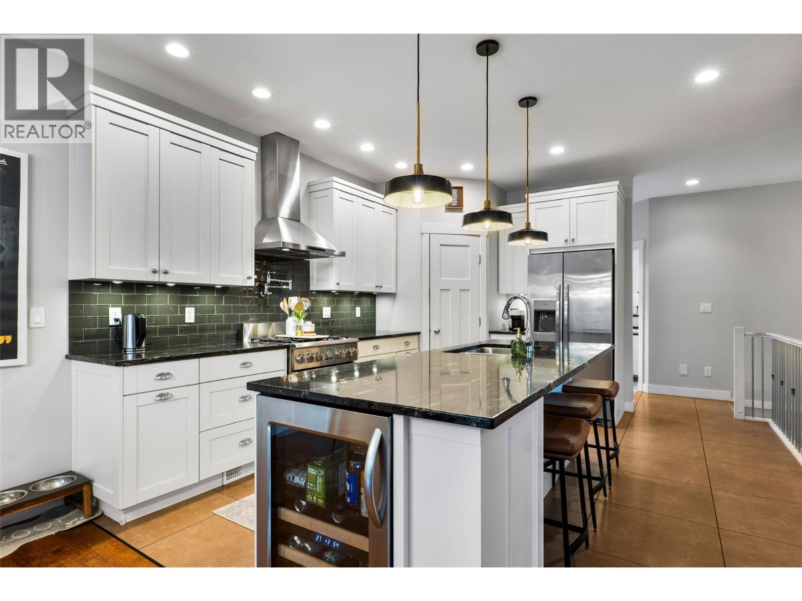 810 Woodrush Court, Kamloops, British Columbia  V2B 6E6 - Photo 6 - 10403020